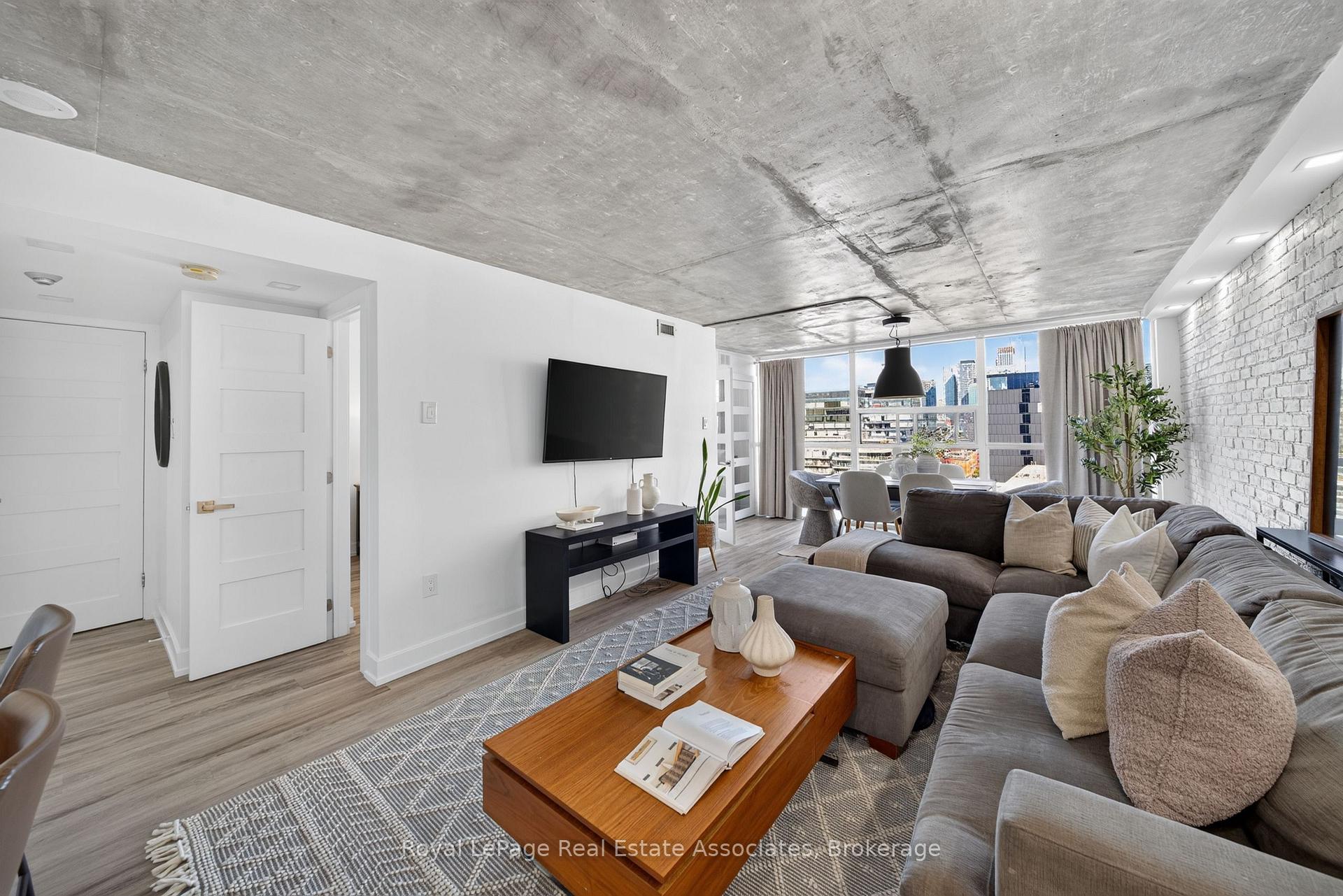 Photo 5 of Unit 1603, 705 King Street W, Toronto, Niagara — HOMEH
