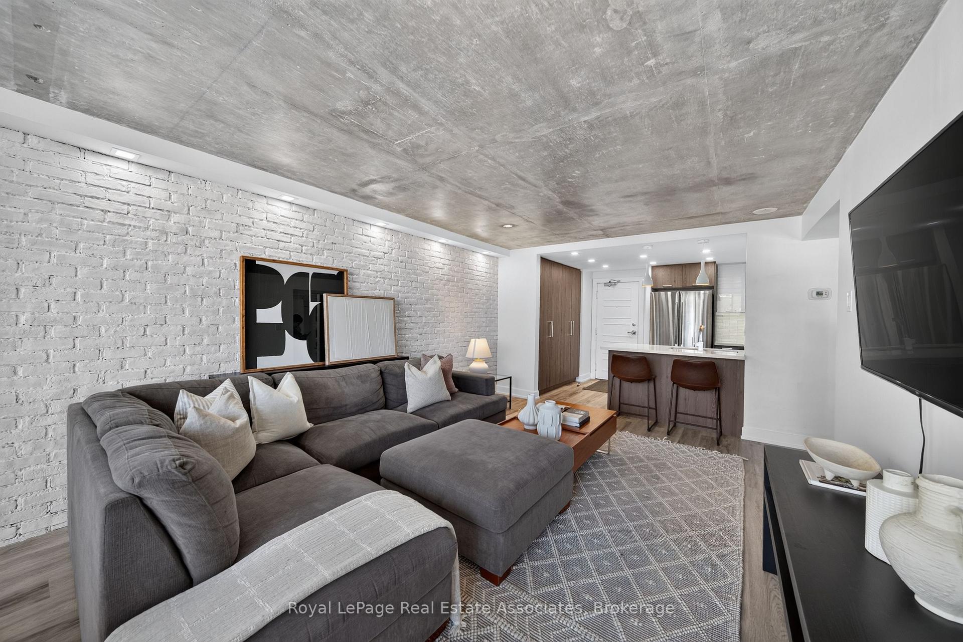 Photo 7 of Unit 1603, 705 King Street W, Toronto, Niagara — HOMEH
