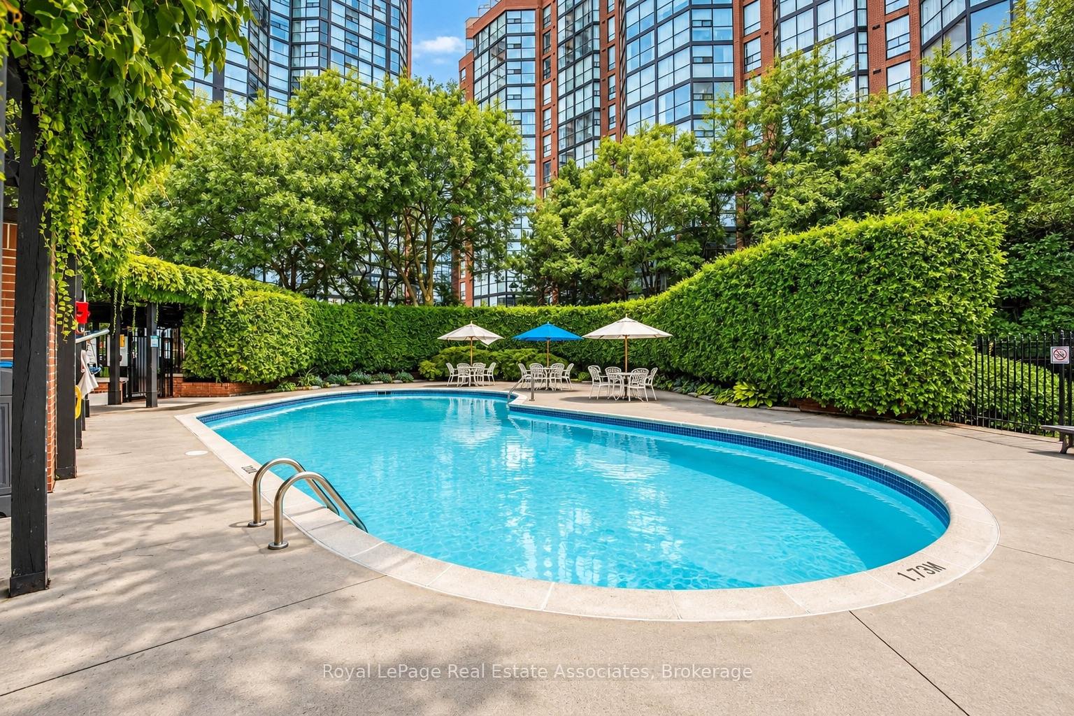Photo 14 of Unit 1603, 705 King Street W, Toronto, Niagara — HOMEH