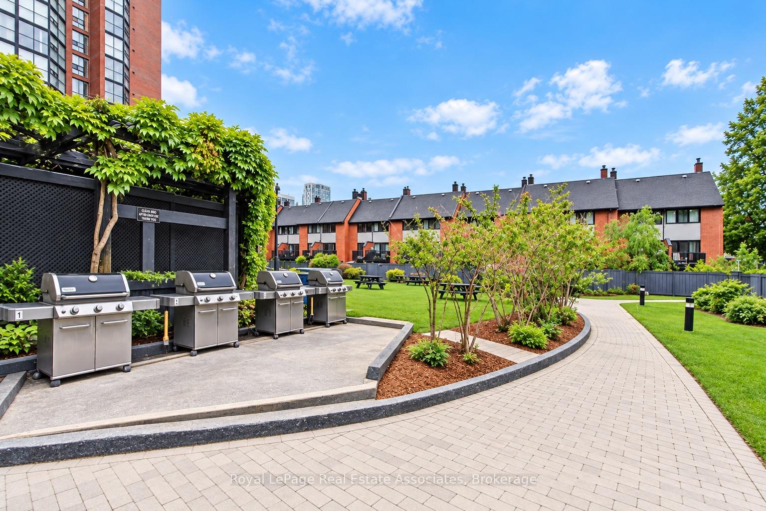 Photo 16 of Unit 1603, 705 King Street W, Toronto, Niagara — HOMEH