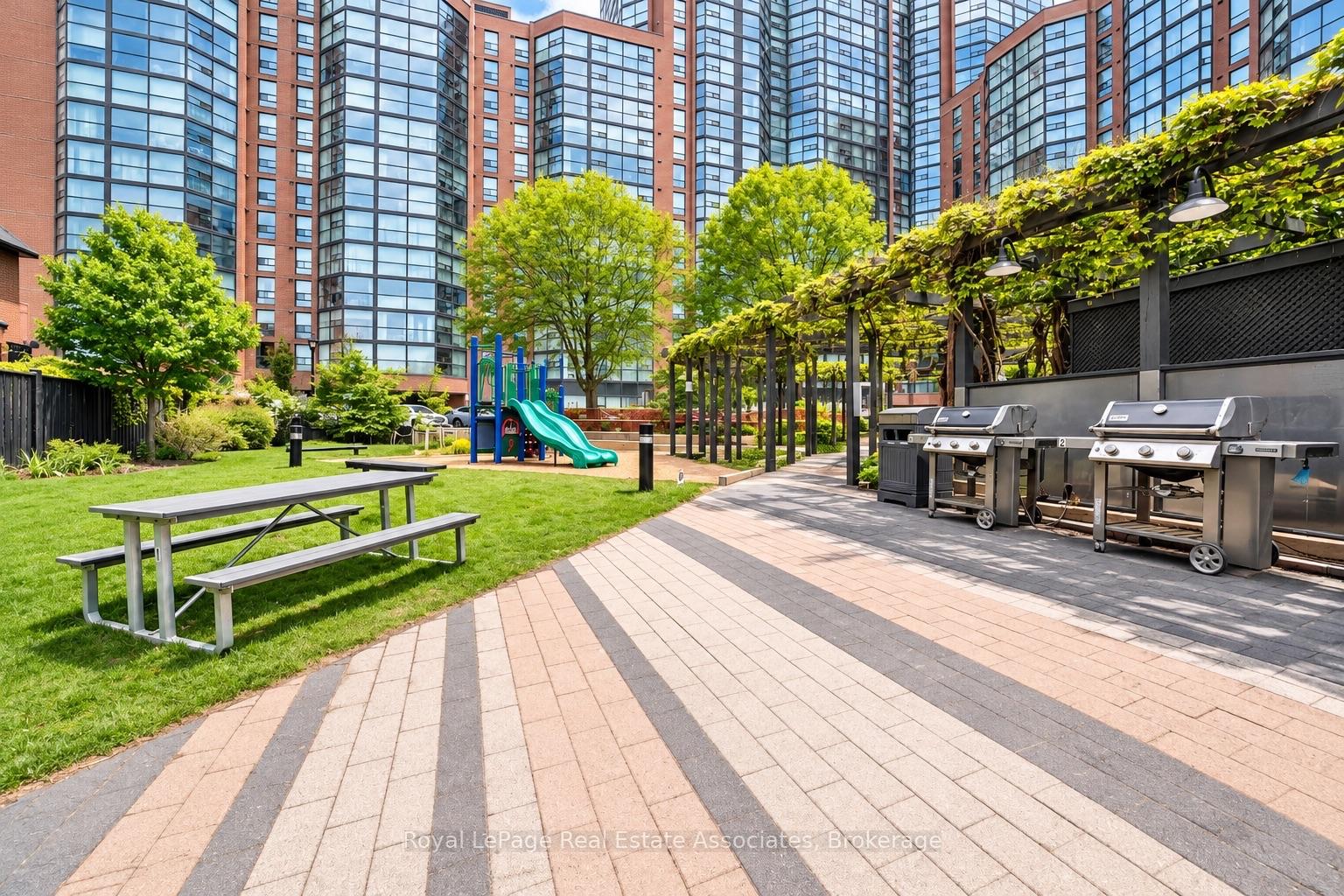 Photo 17 of Unit 1603, 705 King Street W, Toronto, Niagara — HOMEH