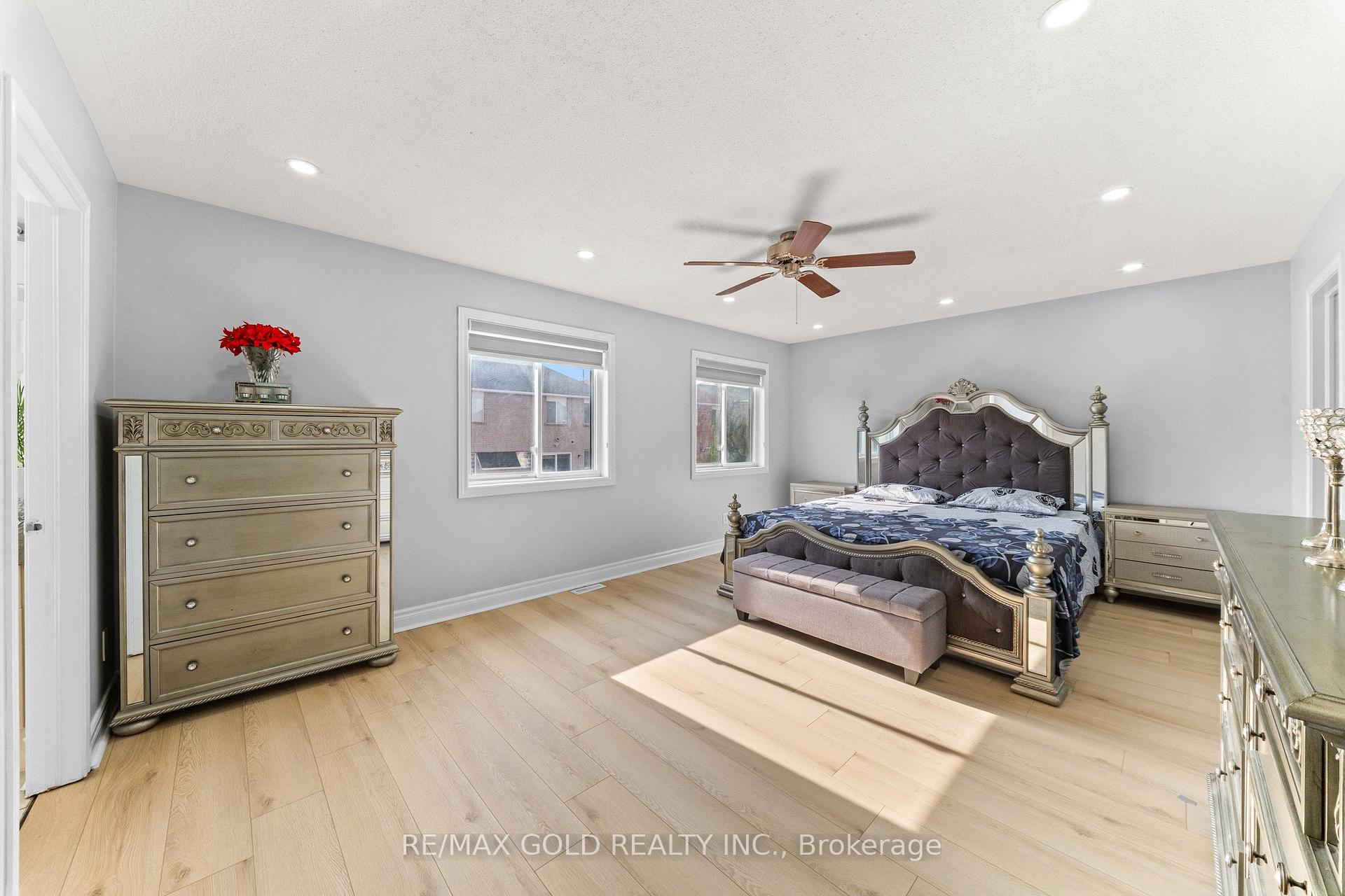 Photo 15 of 8 Bayridge Drive, Brampton, Vales of Castlemore — HOMEH