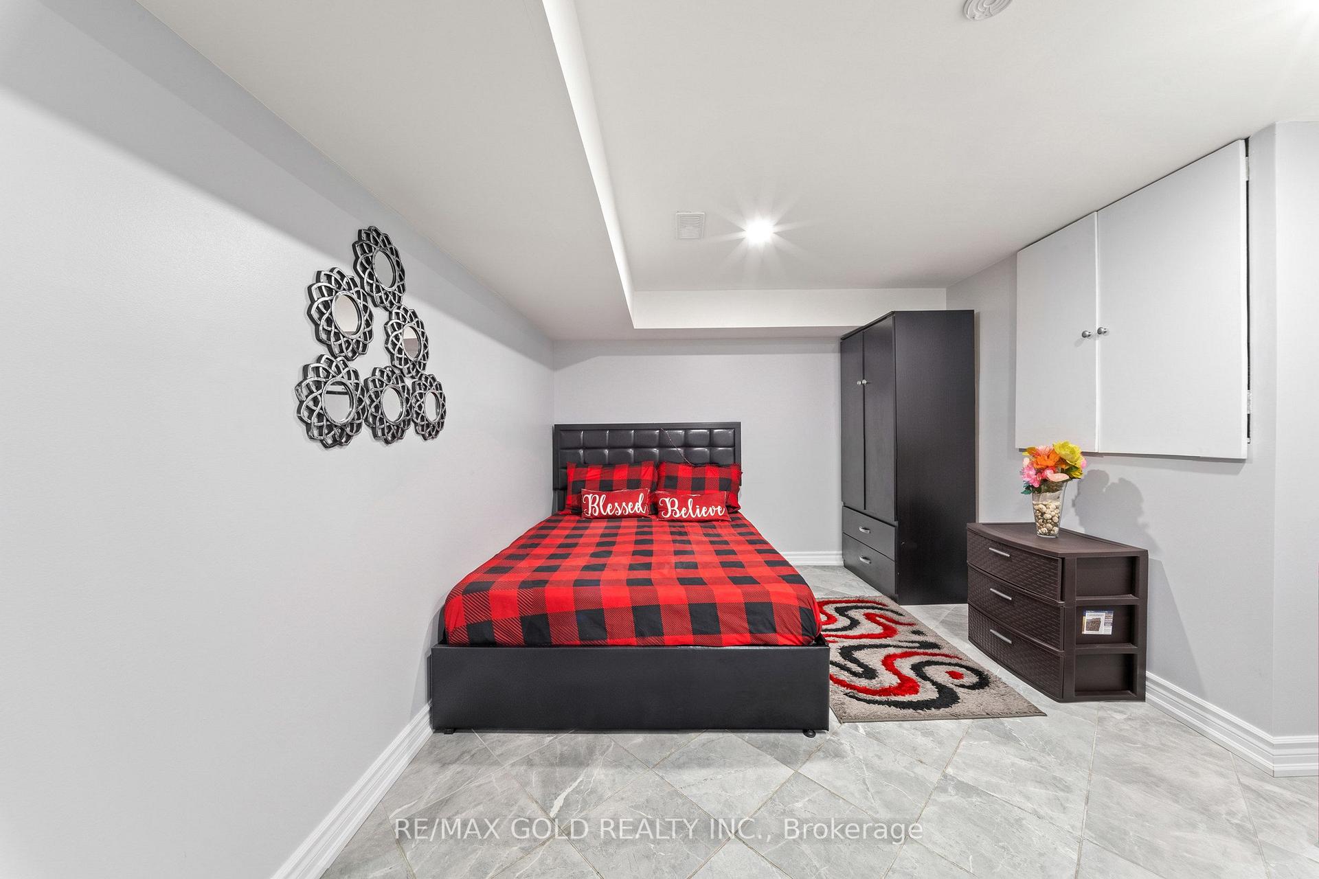 Photo 24 of 8 Bayridge Drive, Brampton, Vales of Castlemore — HOMEH