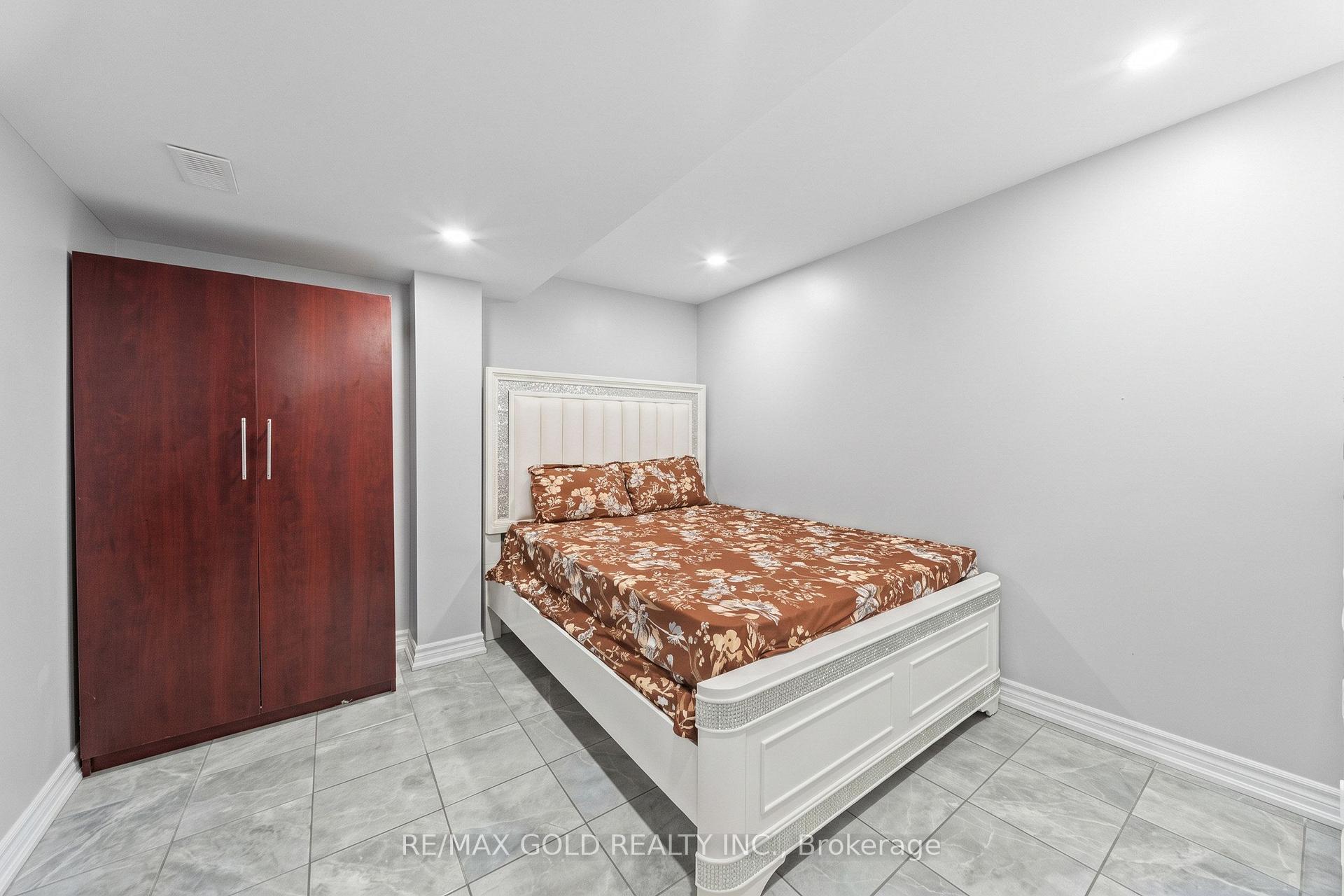 Photo 26 of 8 Bayridge Drive, Brampton, Vales of Castlemore — HOMEH