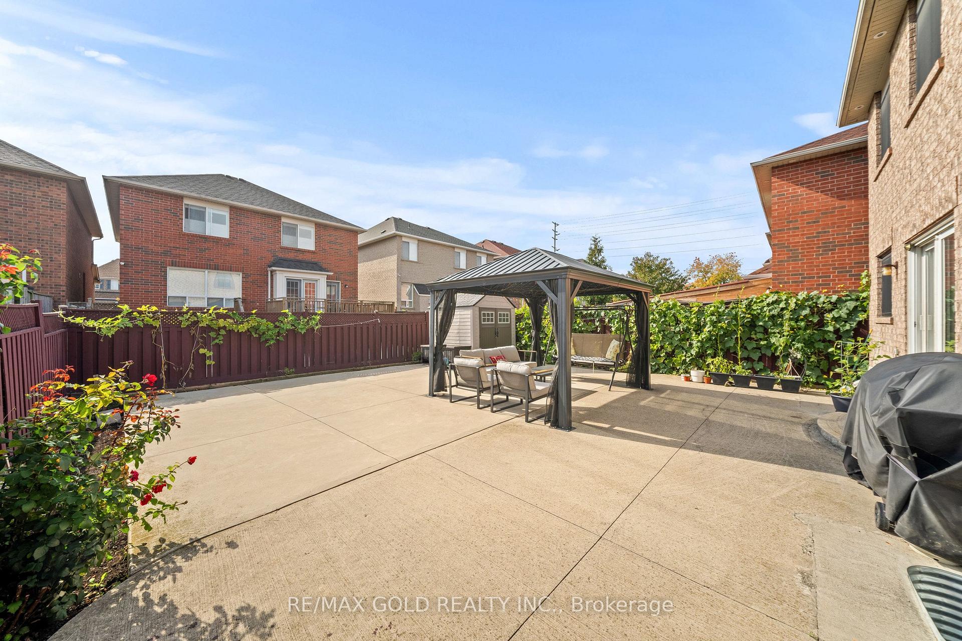 Photo 29 of 8 Bayridge Drive, Brampton, Vales of Castlemore — HOMEH