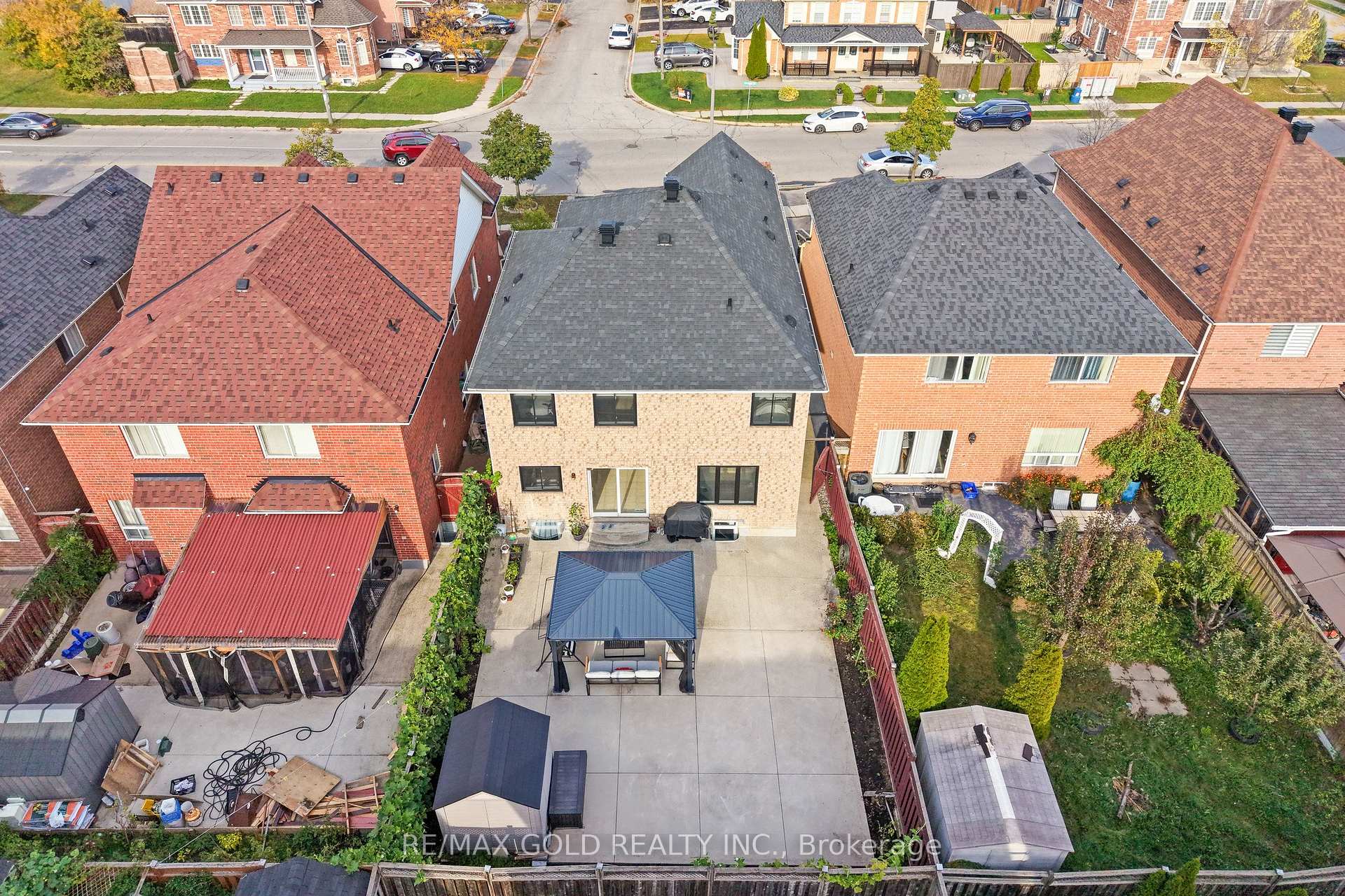 Photo 31 of 8 Bayridge Drive, Brampton, Vales of Castlemore — HOMEH