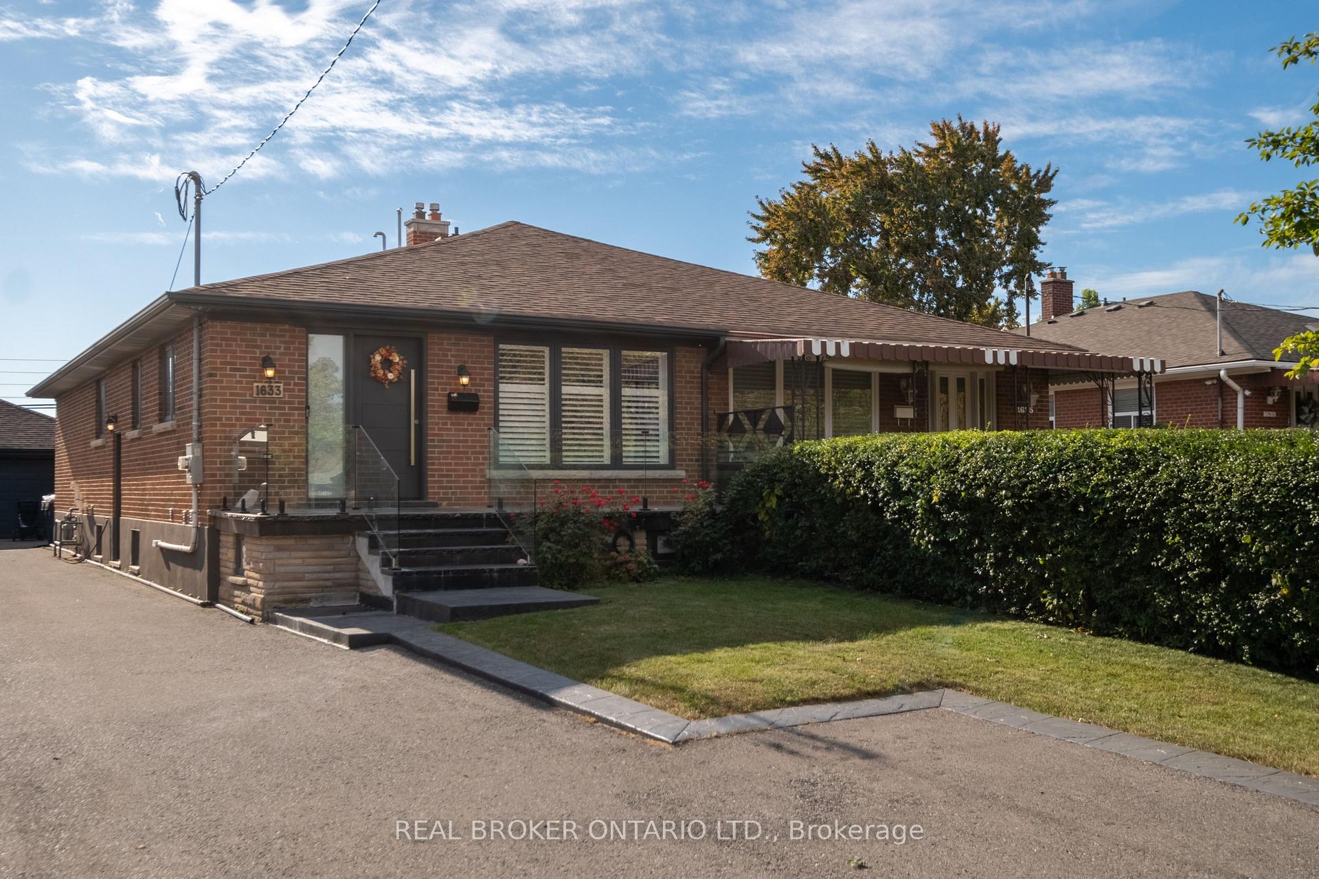Photo 2 of 1633 Coram Crescent, Mississauga, Dixie — HOMEH