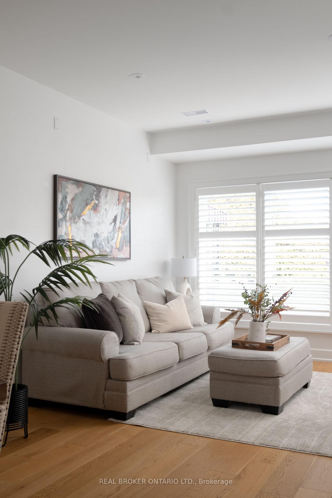 Photo 5 of 1633 Coram Crescent, Mississauga, Dixie — HOMEH