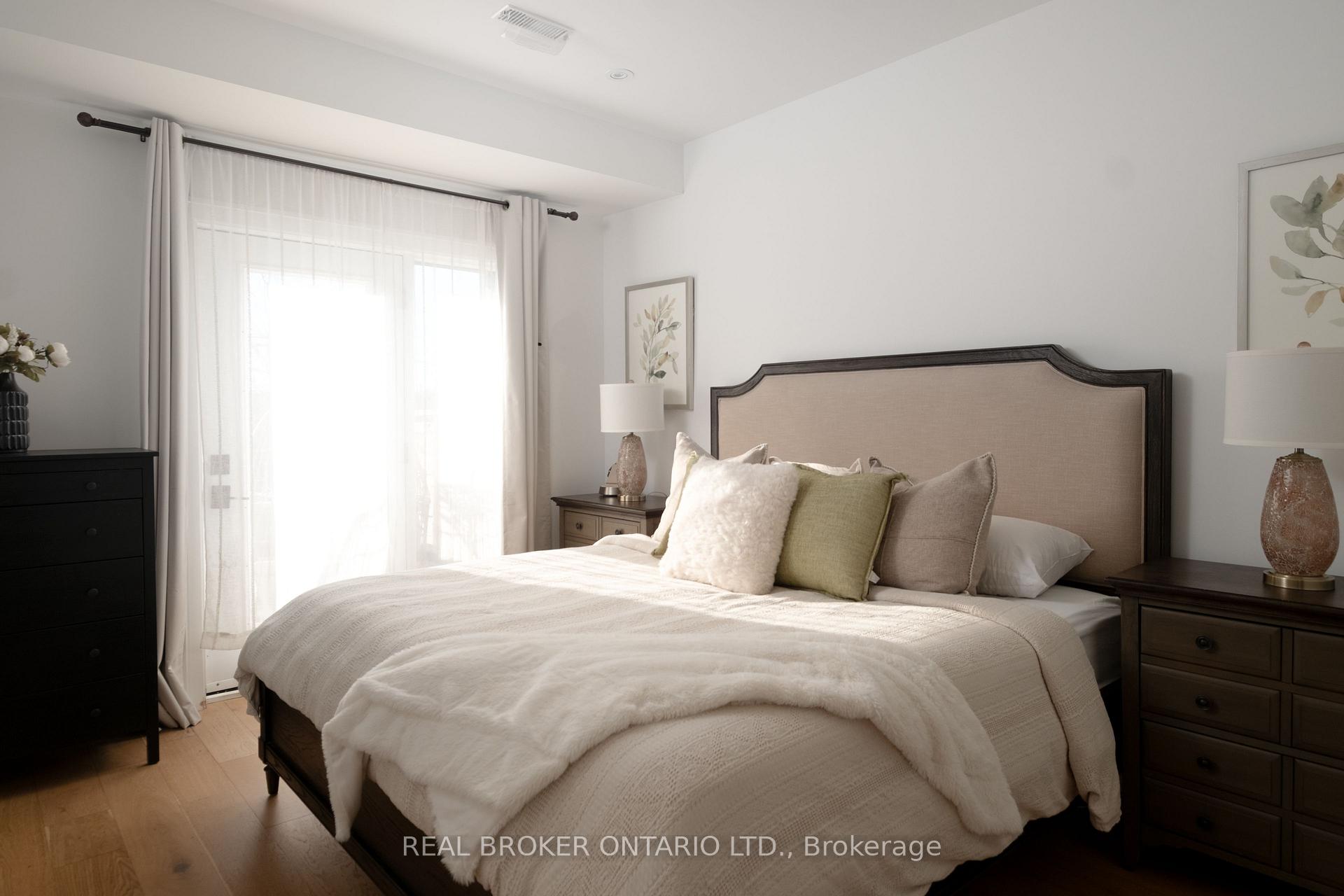 Photo 19 of 1633 Coram Crescent, Mississauga, Dixie — HOMEH