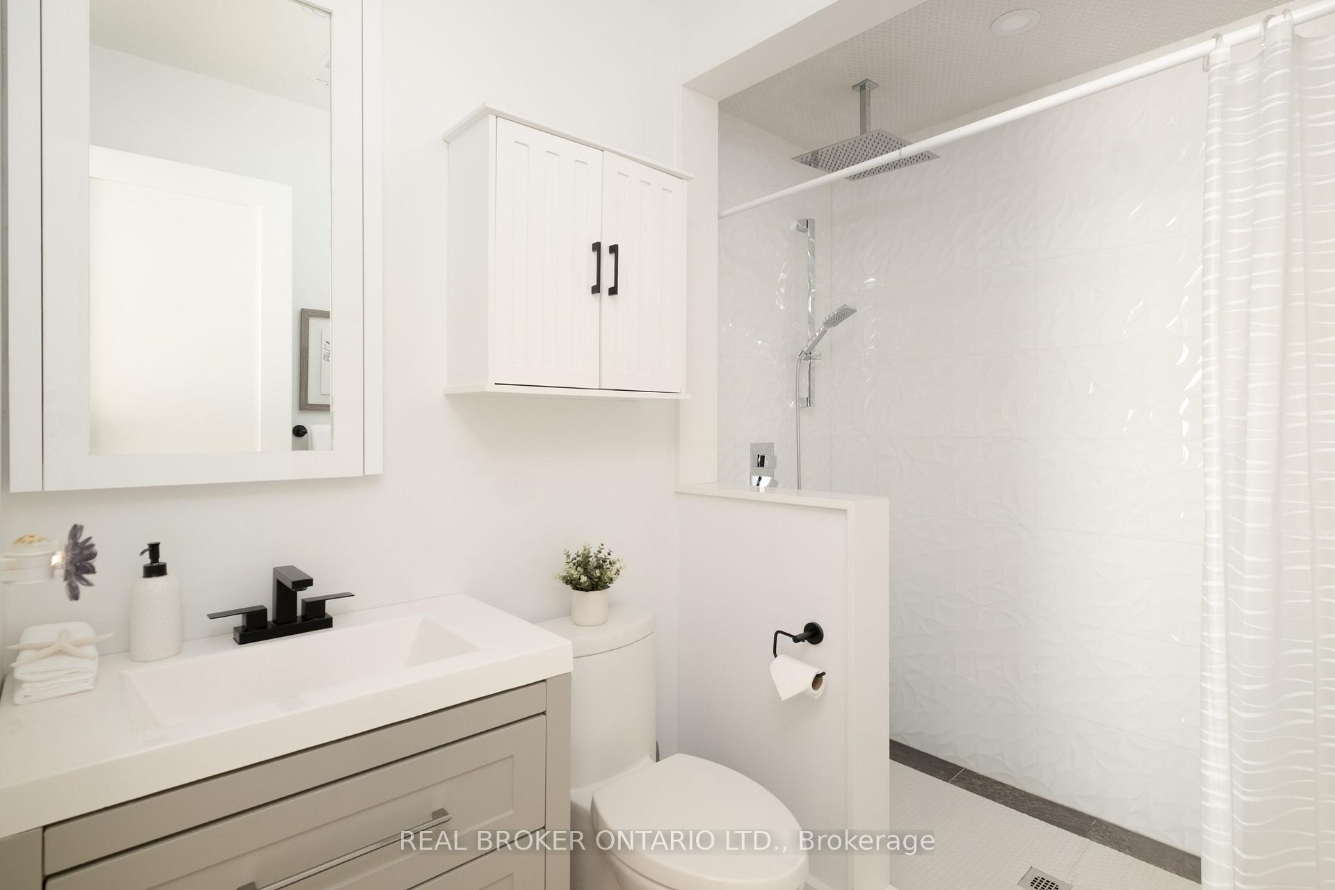 Photo 22 of 1633 Coram Crescent, Mississauga, Dixie — HOMEH