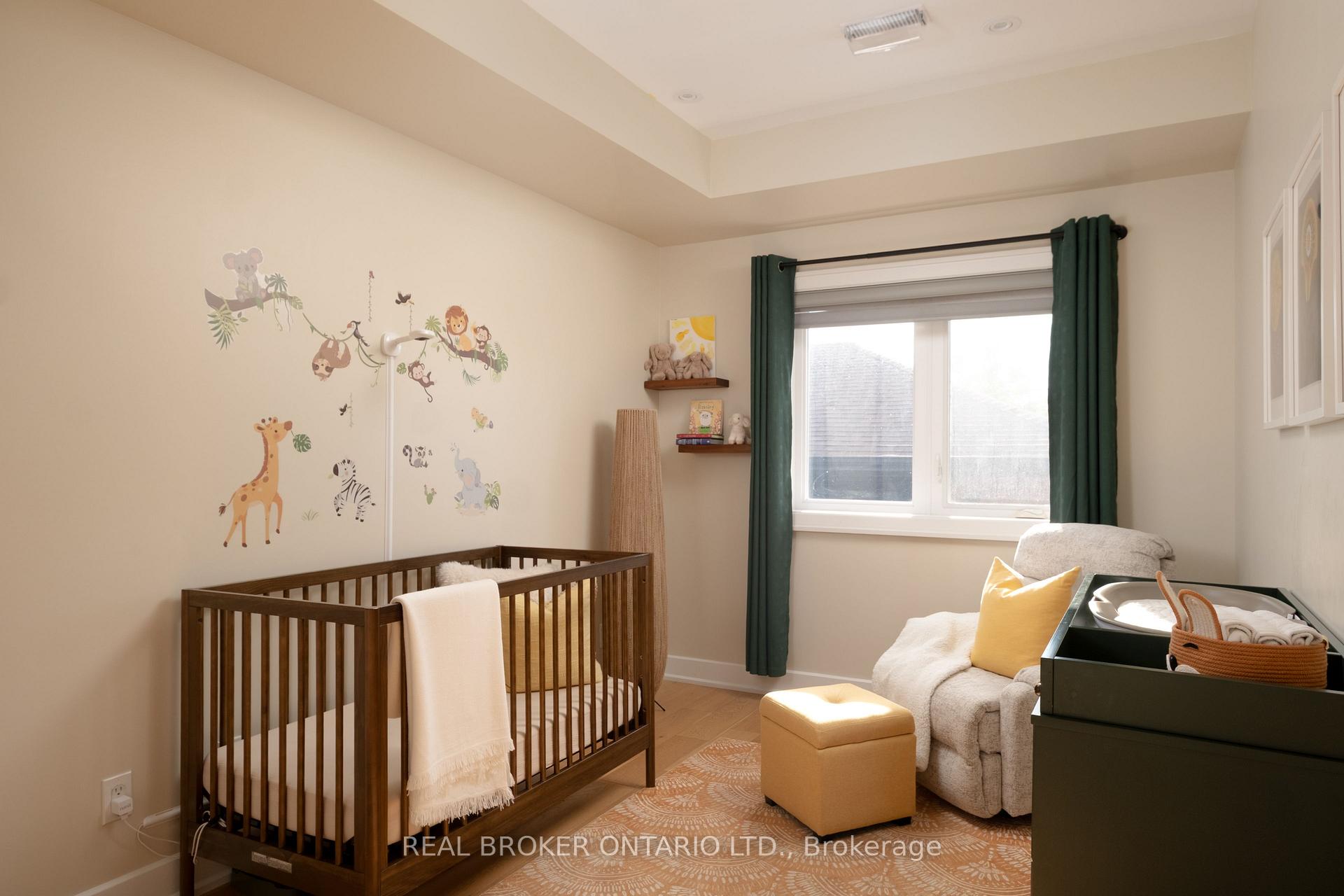 Photo 23 of 1633 Coram Crescent, Mississauga, Dixie — HOMEH
