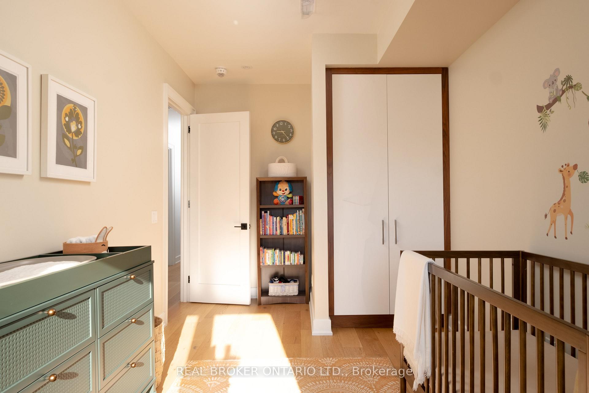 Photo 26 of 1633 Coram Crescent, Mississauga, Dixie — HOMEH