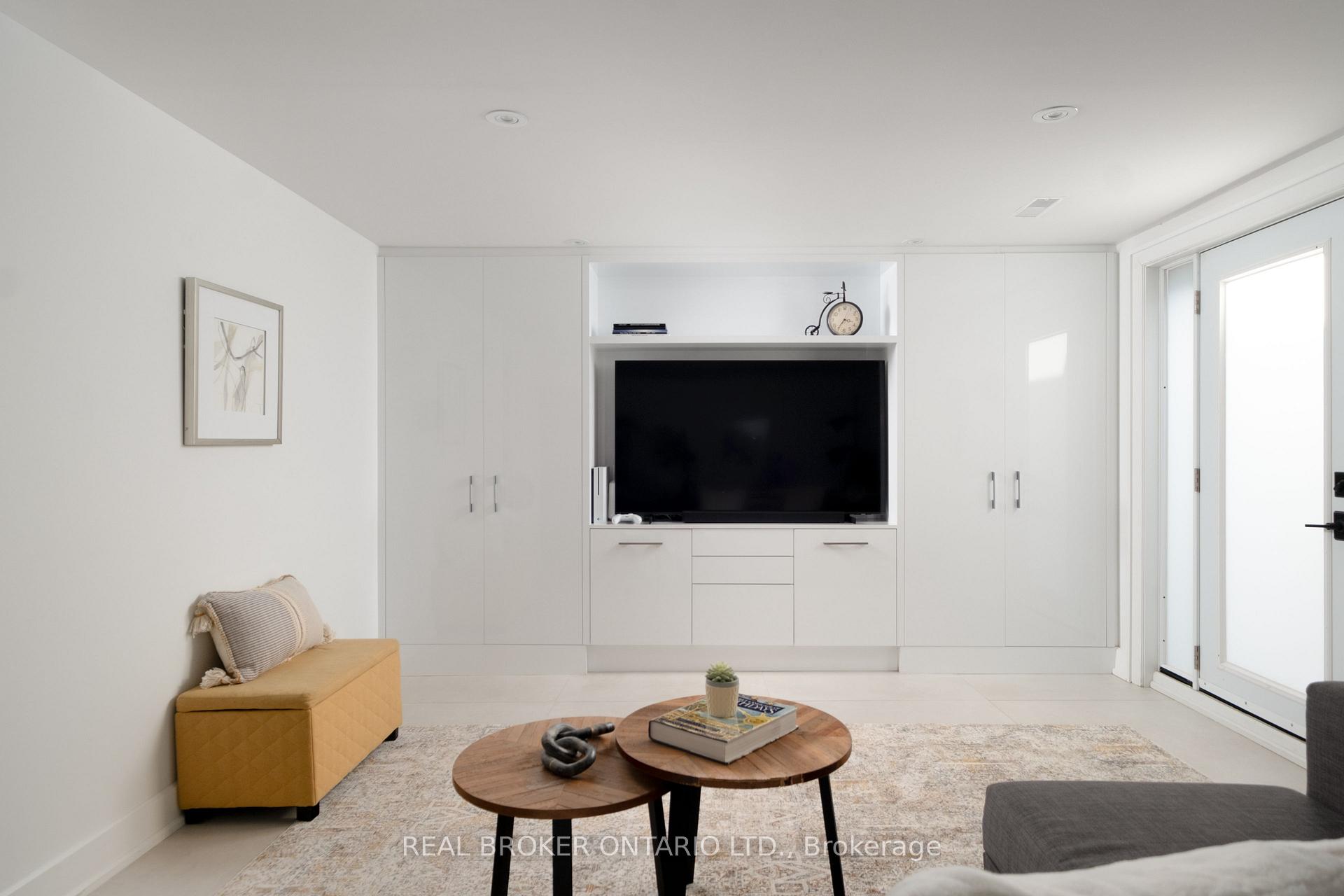 Photo 32 of 1633 Coram Crescent, Mississauga, Dixie — HOMEH
