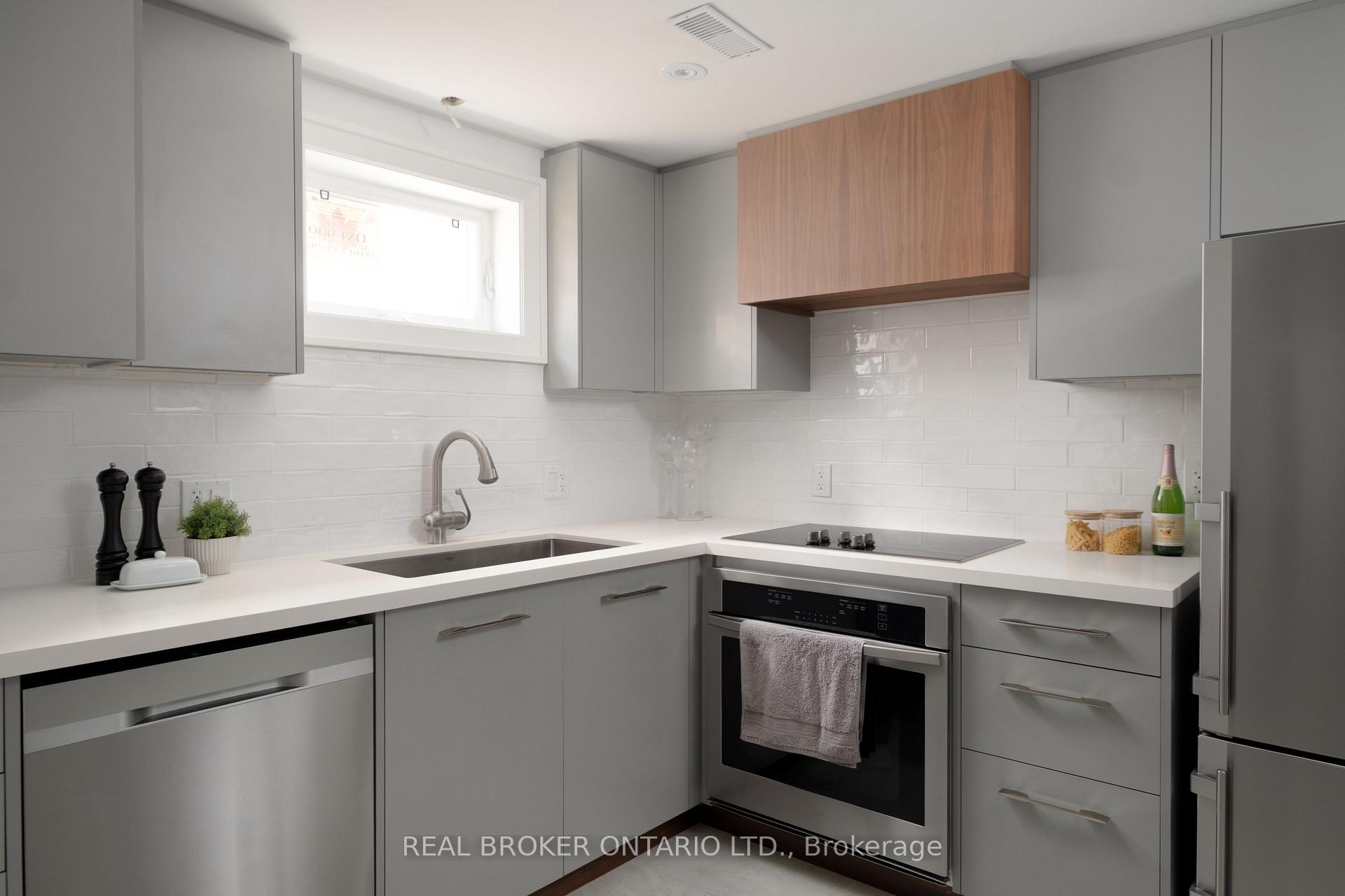 Photo 36 of 1633 Coram Crescent, Mississauga, Dixie — HOMEH