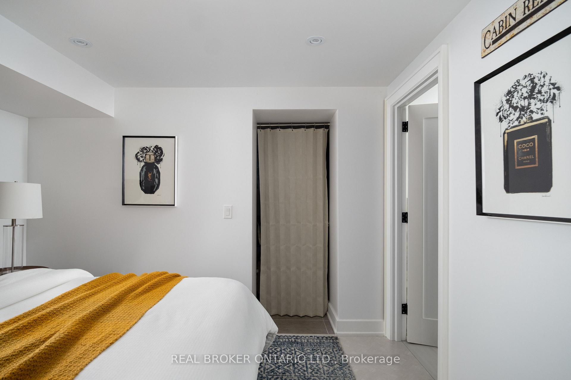 Photo 40 of 1633 Coram Crescent, Mississauga, Dixie — HOMEH