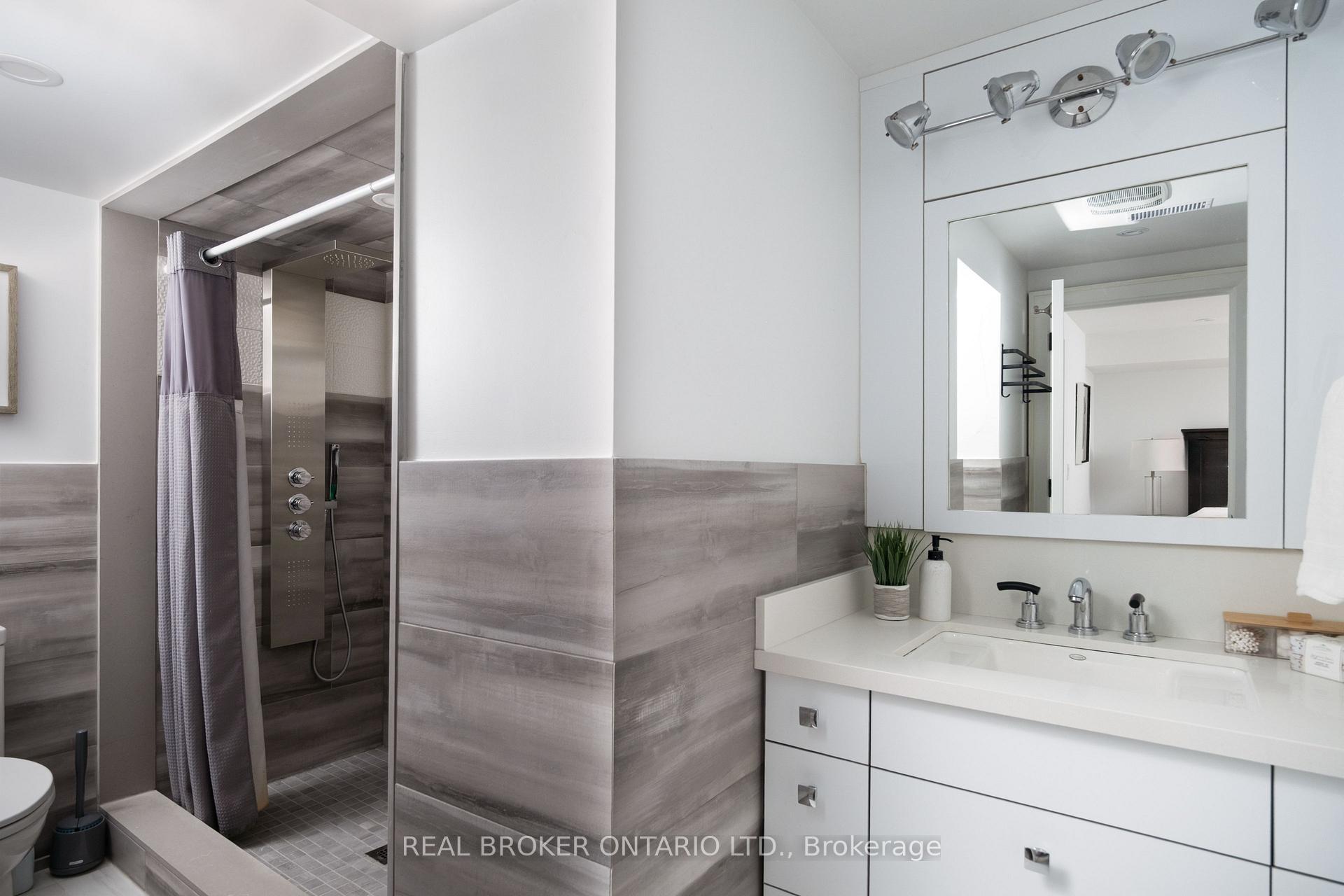 Photo 42 of 1633 Coram Crescent, Mississauga, Dixie — HOMEH