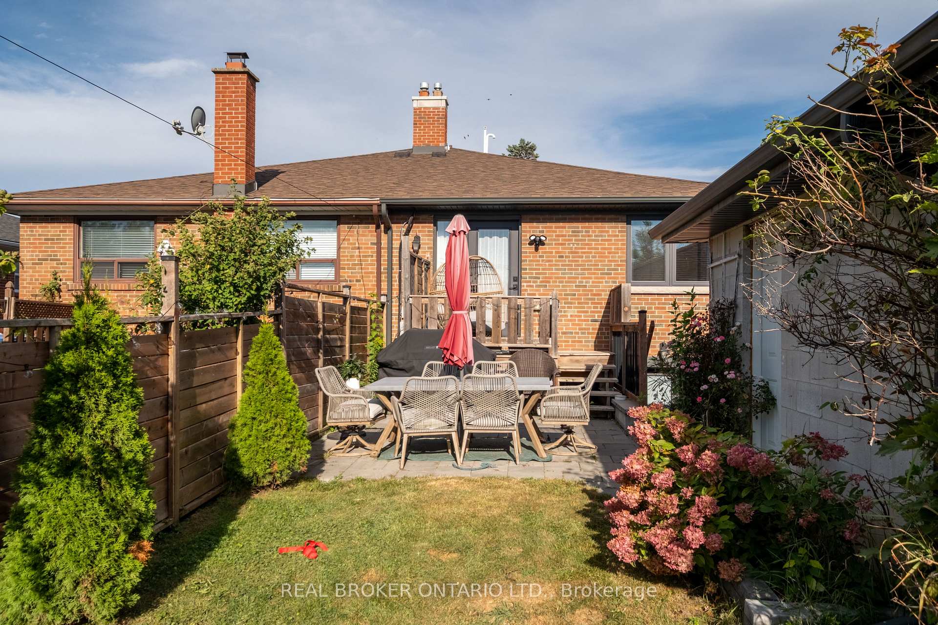 Photo 49 of 1633 Coram Crescent, Mississauga, Dixie — HOMEH