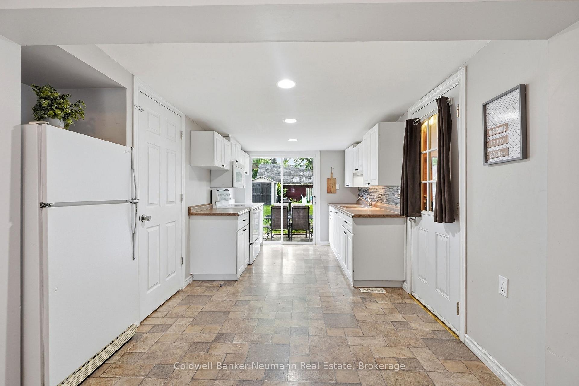 Photo 2 of 442 Burdick Place, London, East H — HOMEH