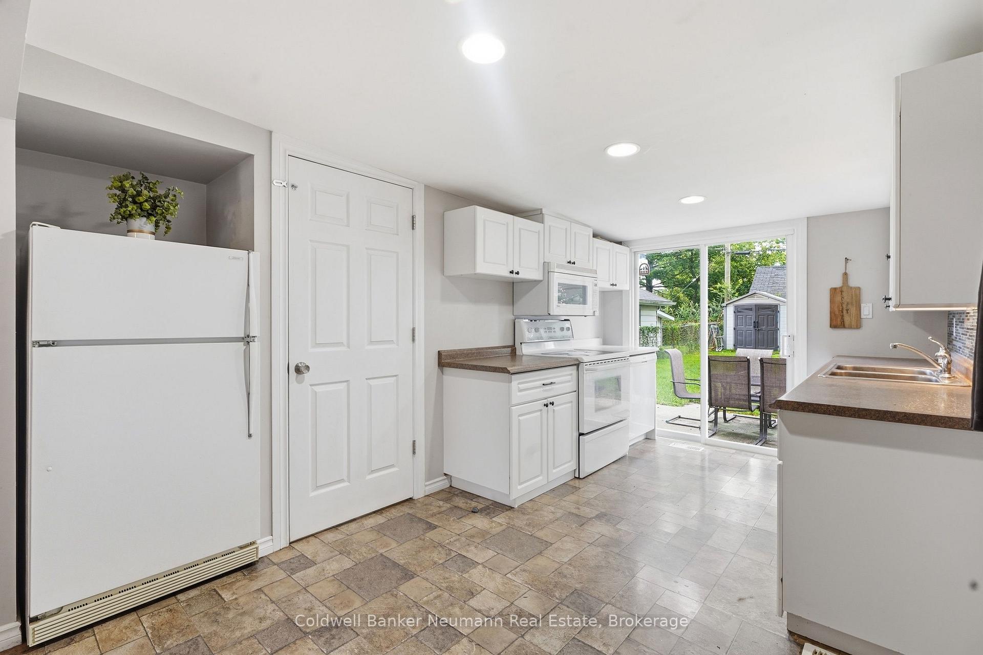 Photo 4 of 442 Burdick Place, London, East H — HOMEH