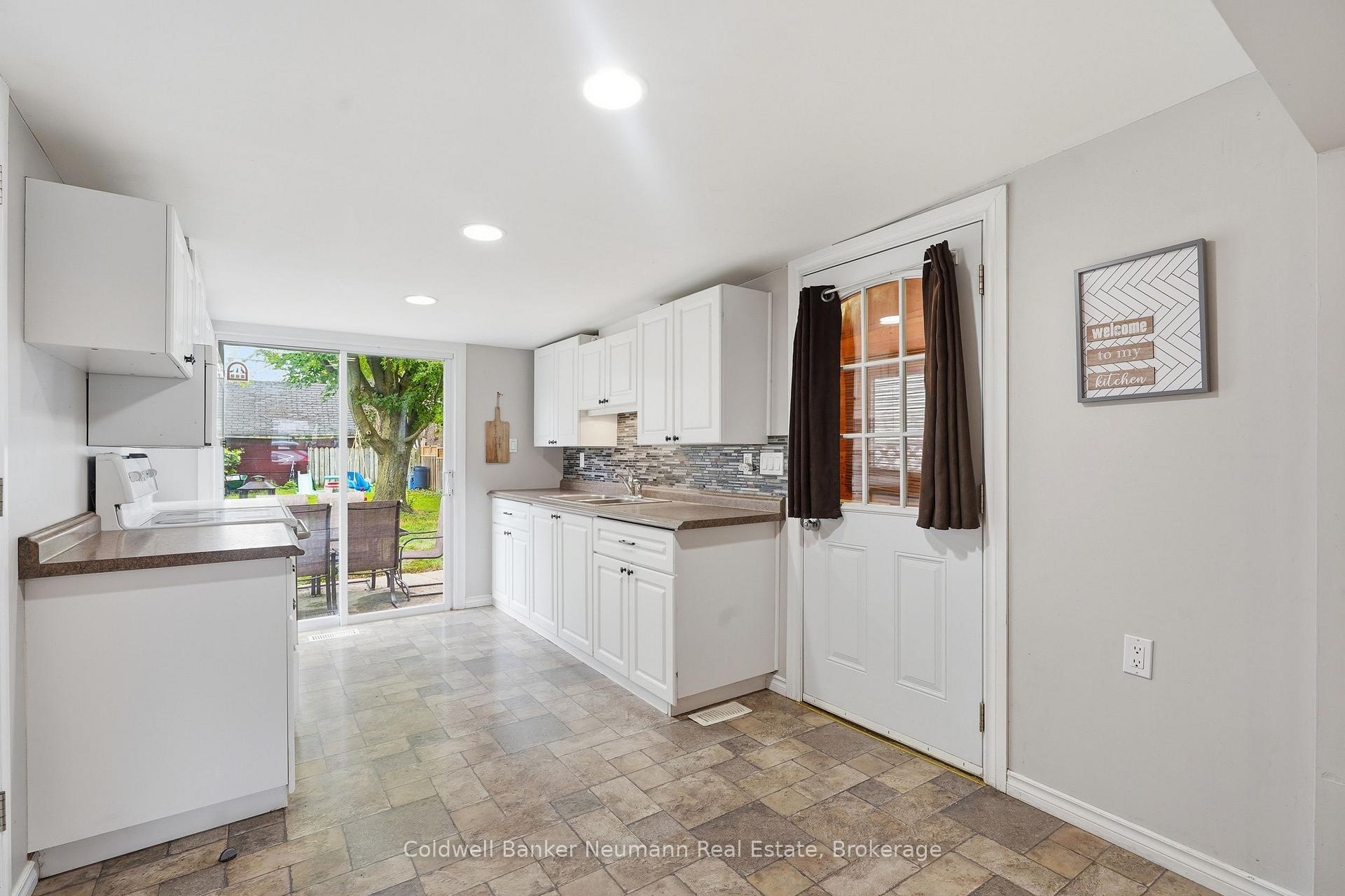 Photo 5 of 442 Burdick Place, London, East H — HOMEH