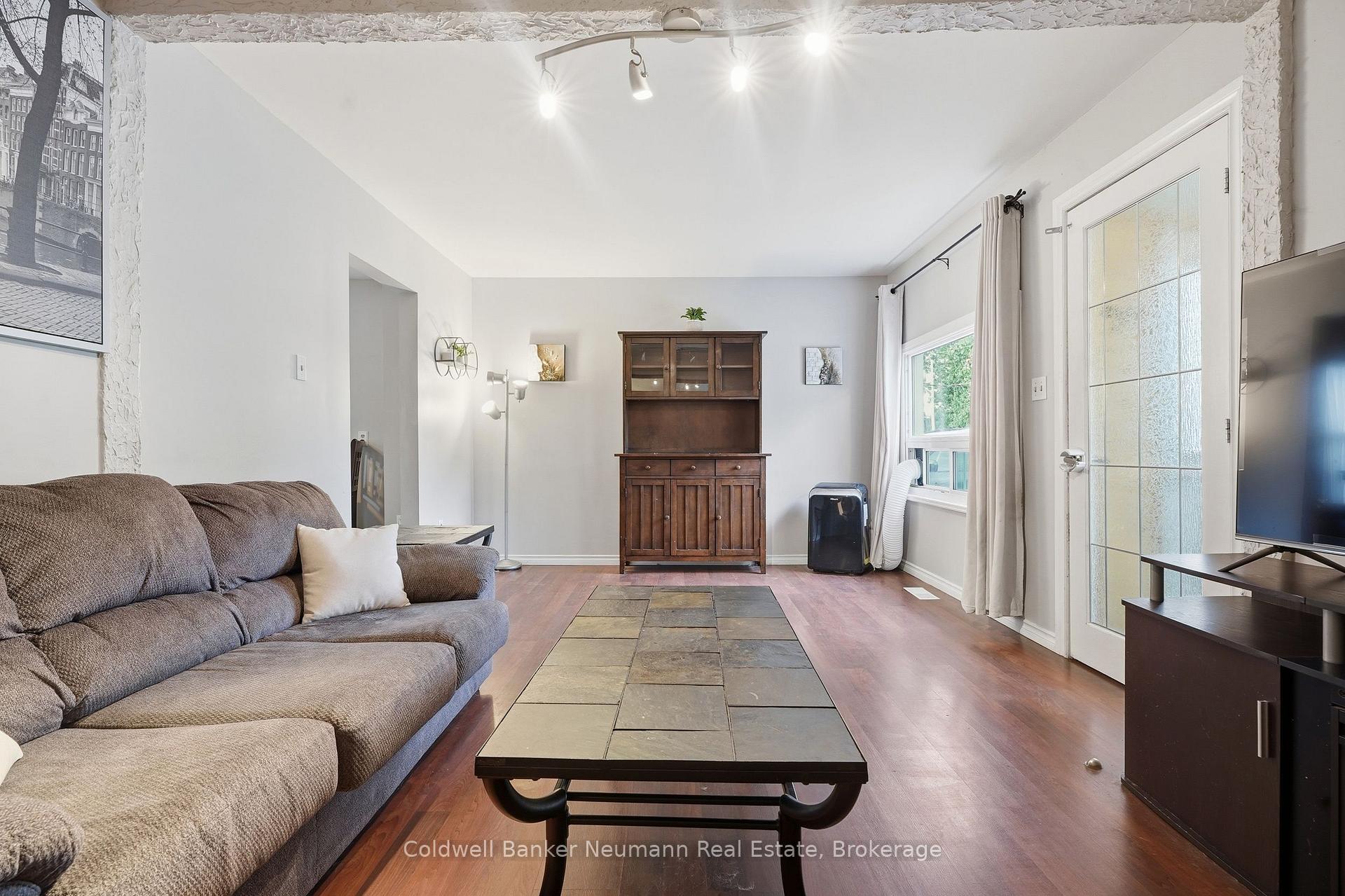 Photo 12 of 442 Burdick Place, London, East H — HOMEH