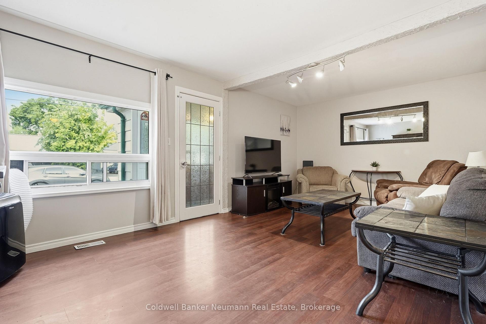 Photo 14 of 442 Burdick Place, London, East H — HOMEH