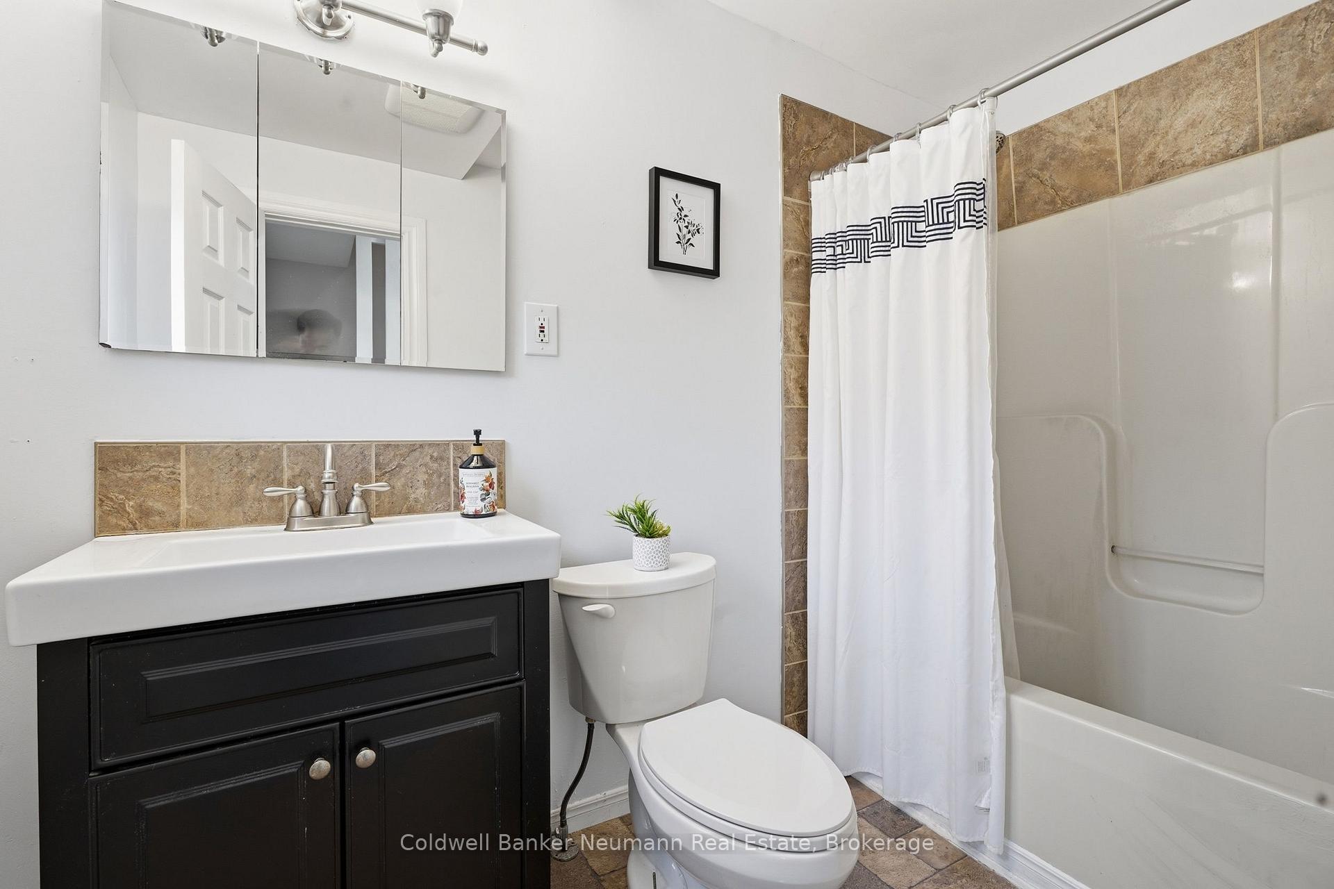 Photo 23 of 442 Burdick Place, London, East H — HOMEH