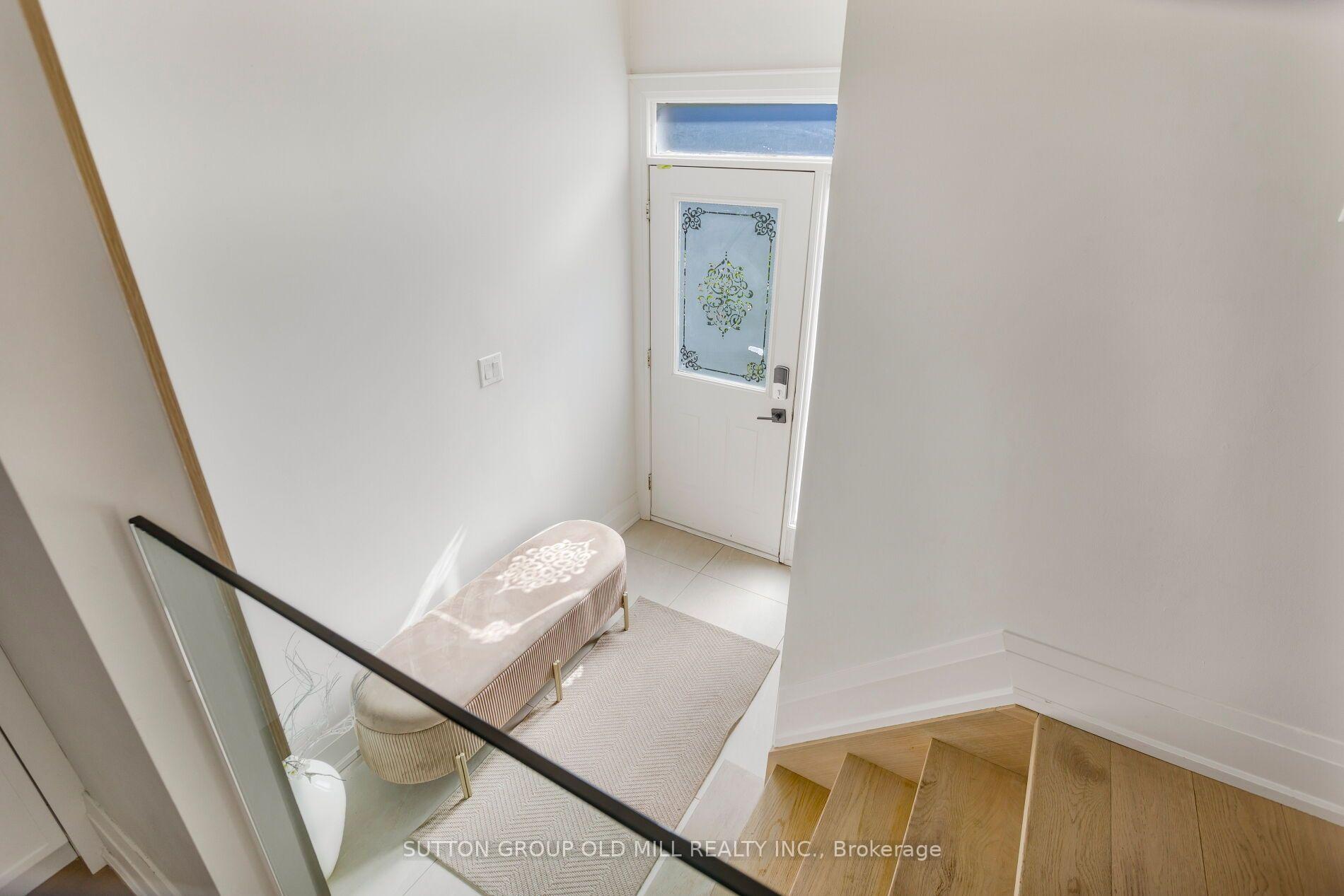 Photo 6 of 1645 Copseholm Trail, Mississauga, Rathwood — HOMEH