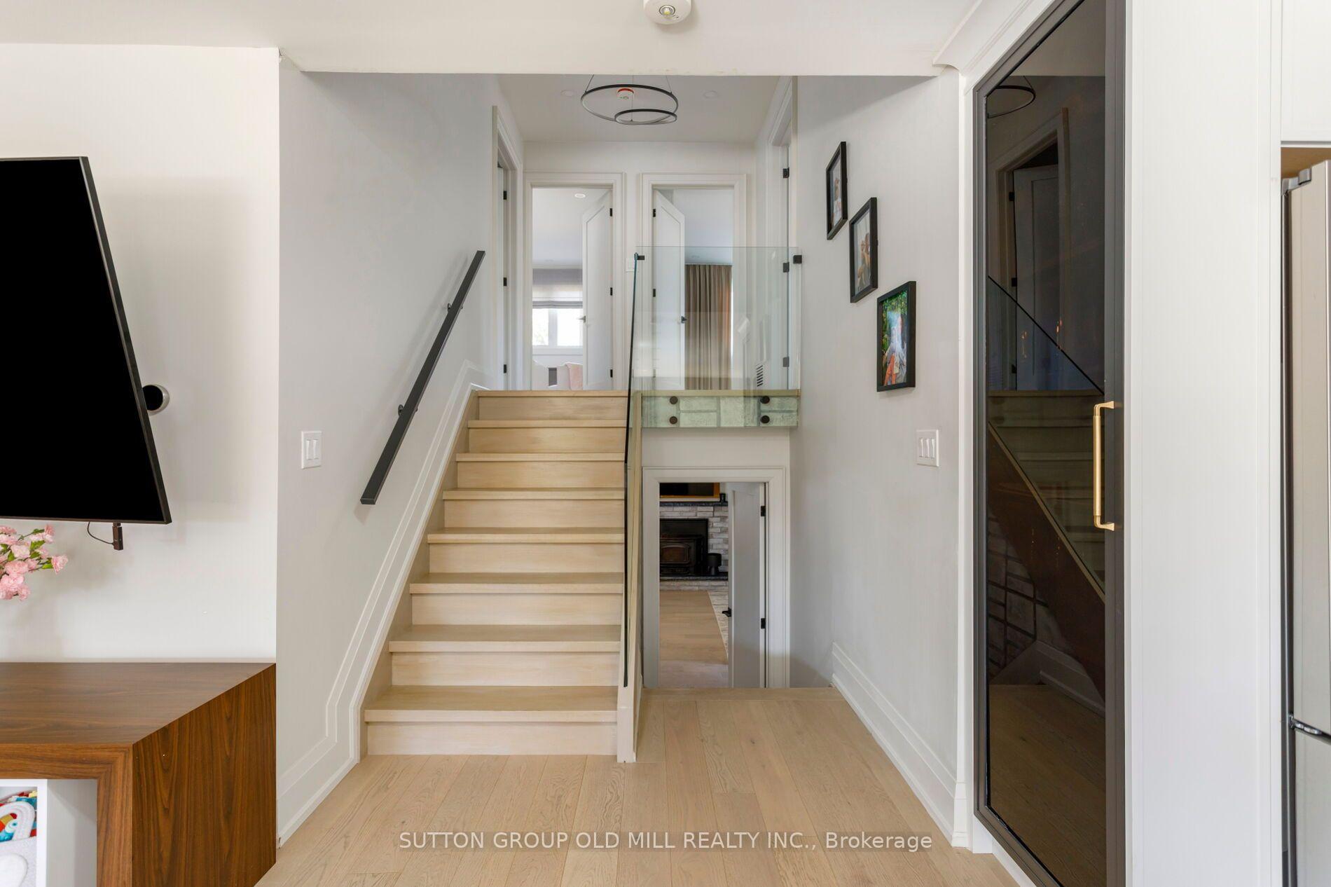 Photo 9 of 1645 Copseholm Trail, Mississauga, Rathwood — HOMEH