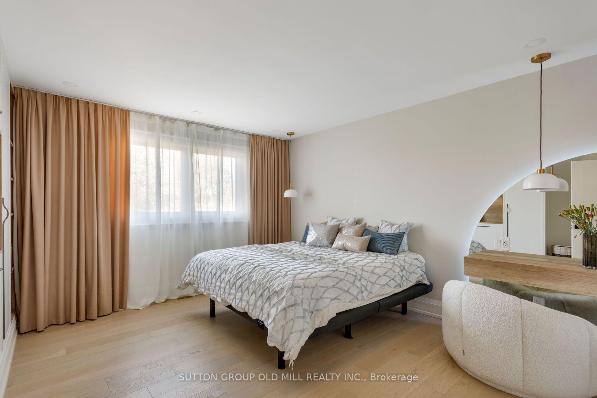Photo 10 of 1645 Copseholm Trail, Mississauga, Rathwood — HOMEH