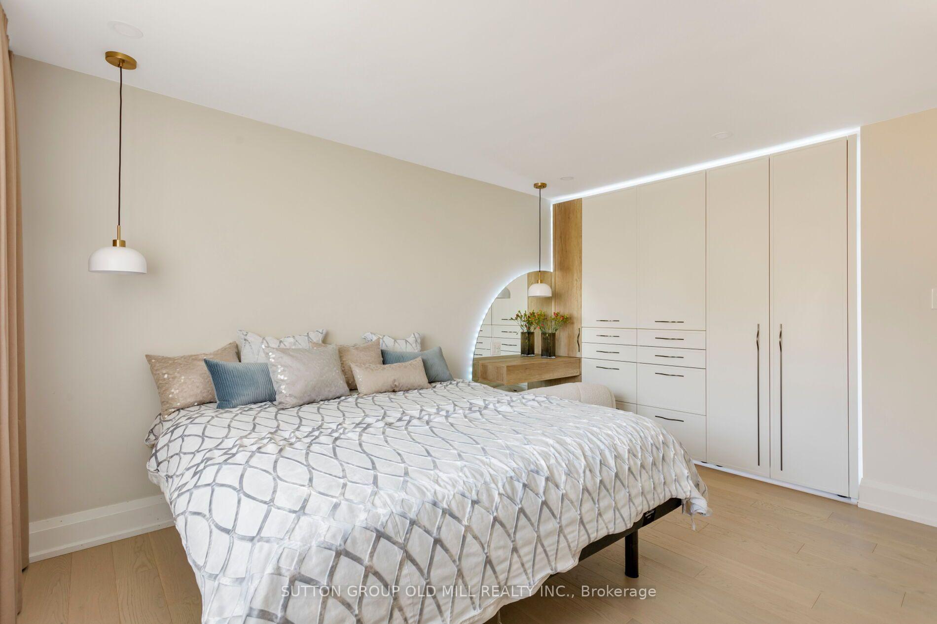 Photo 13 of 1645 Copseholm Trail, Mississauga, Rathwood — HOMEH