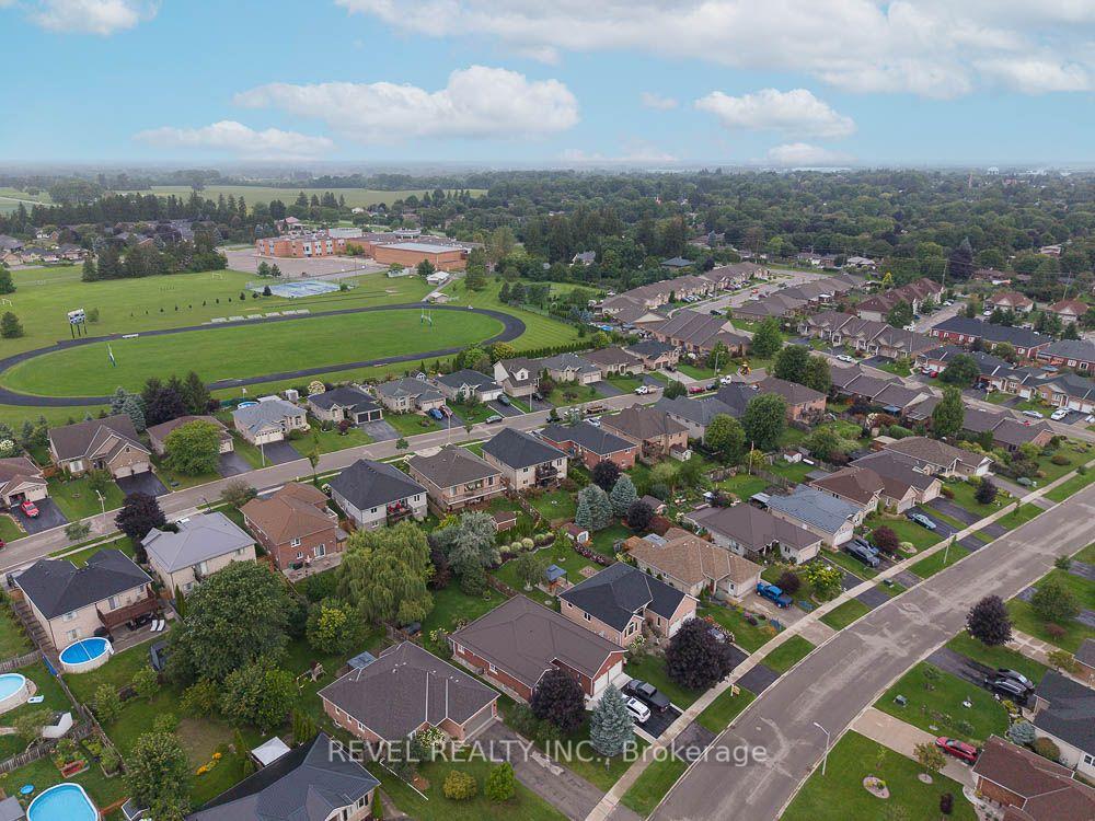 Photo 29 of 15 Millcroft Drive, Norfolk, Simcoe — HOMEH