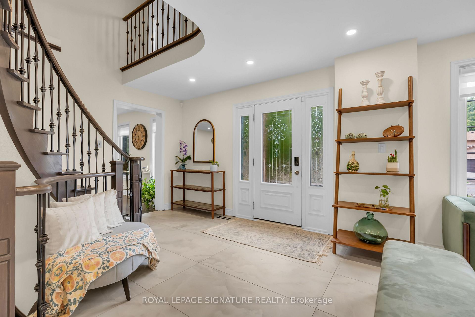 Photo 4 of 4302 Bridlepath Trail, Mississauga, Erin Mills — HOMEH