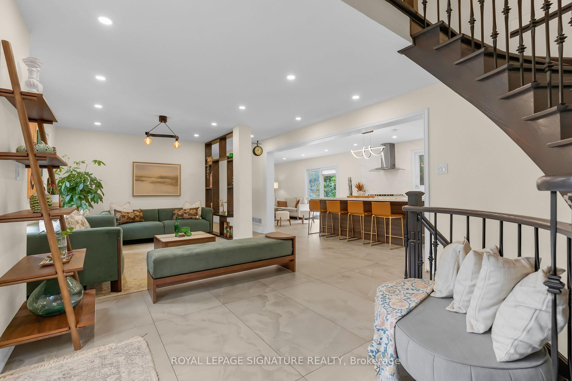 Photo 5 of 4302 Bridlepath Trail, Mississauga, Erin Mills — HOMEH