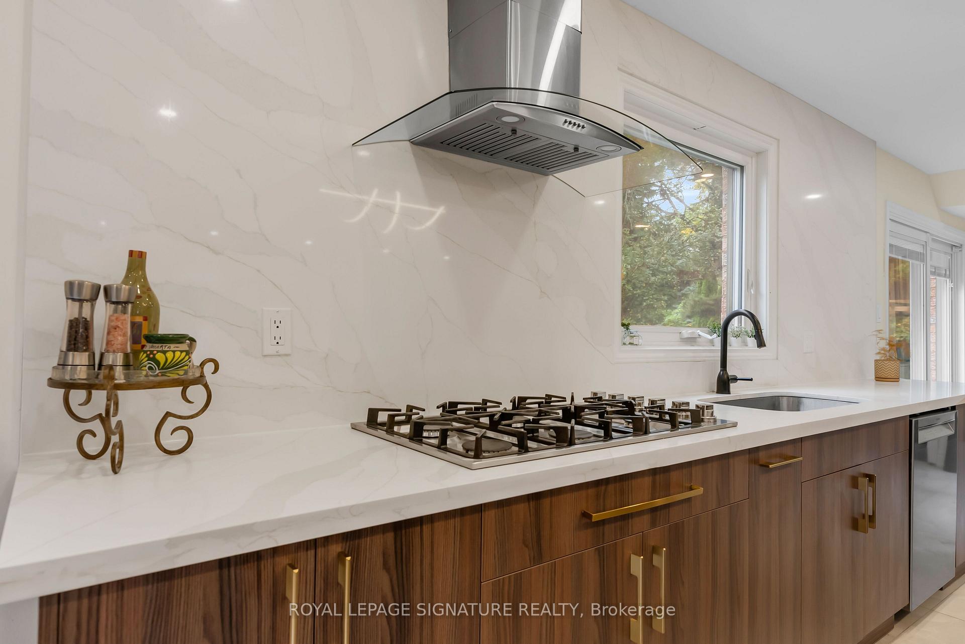 Photo 12 of 4302 Bridlepath Trail, Mississauga, Erin Mills — HOMEH