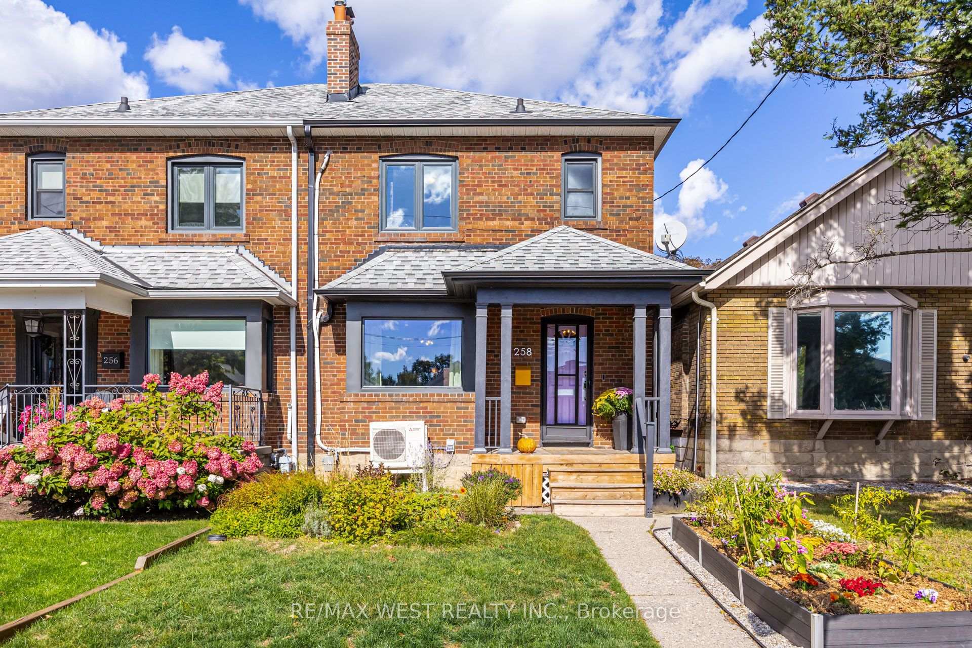 Photo 1 of 258 O'connor Drive, Toronto, East York — HOMEH