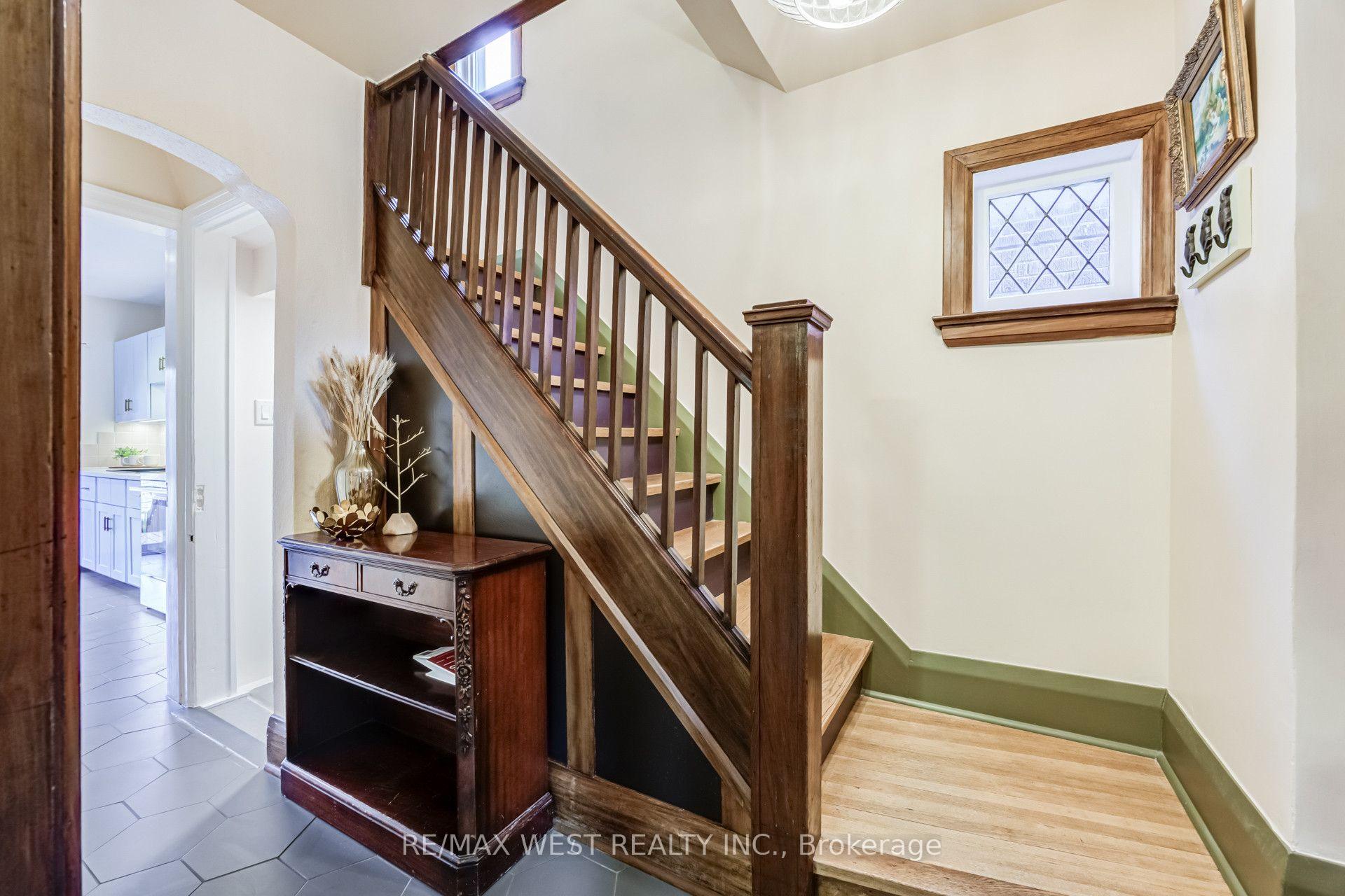 Photo 7 of 258 O'connor Drive, Toronto, East York — HOMEH