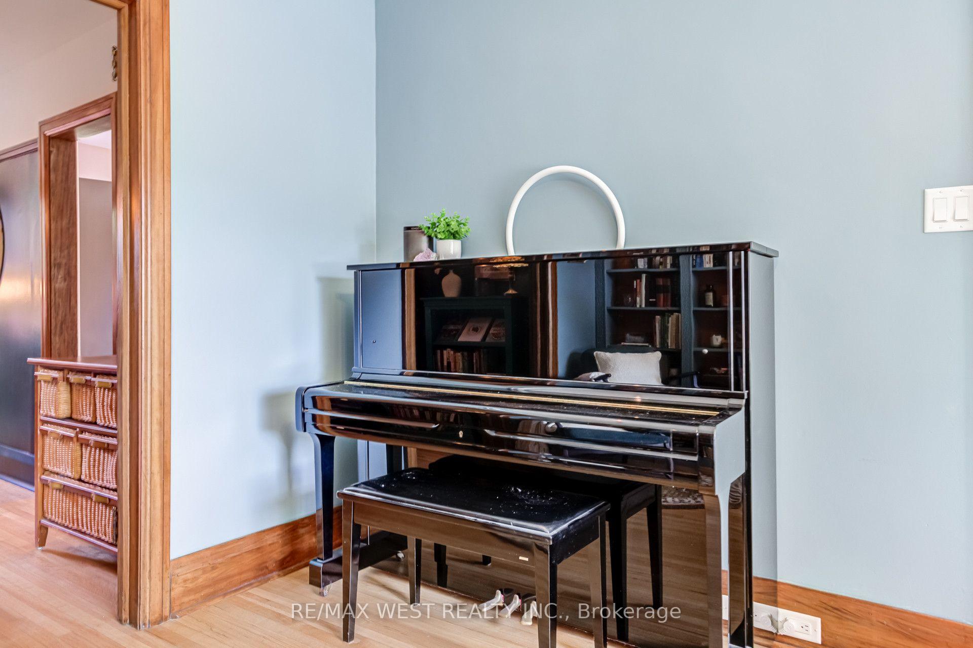 Photo 18 of 258 O'connor Drive, Toronto, East York — HOMEH