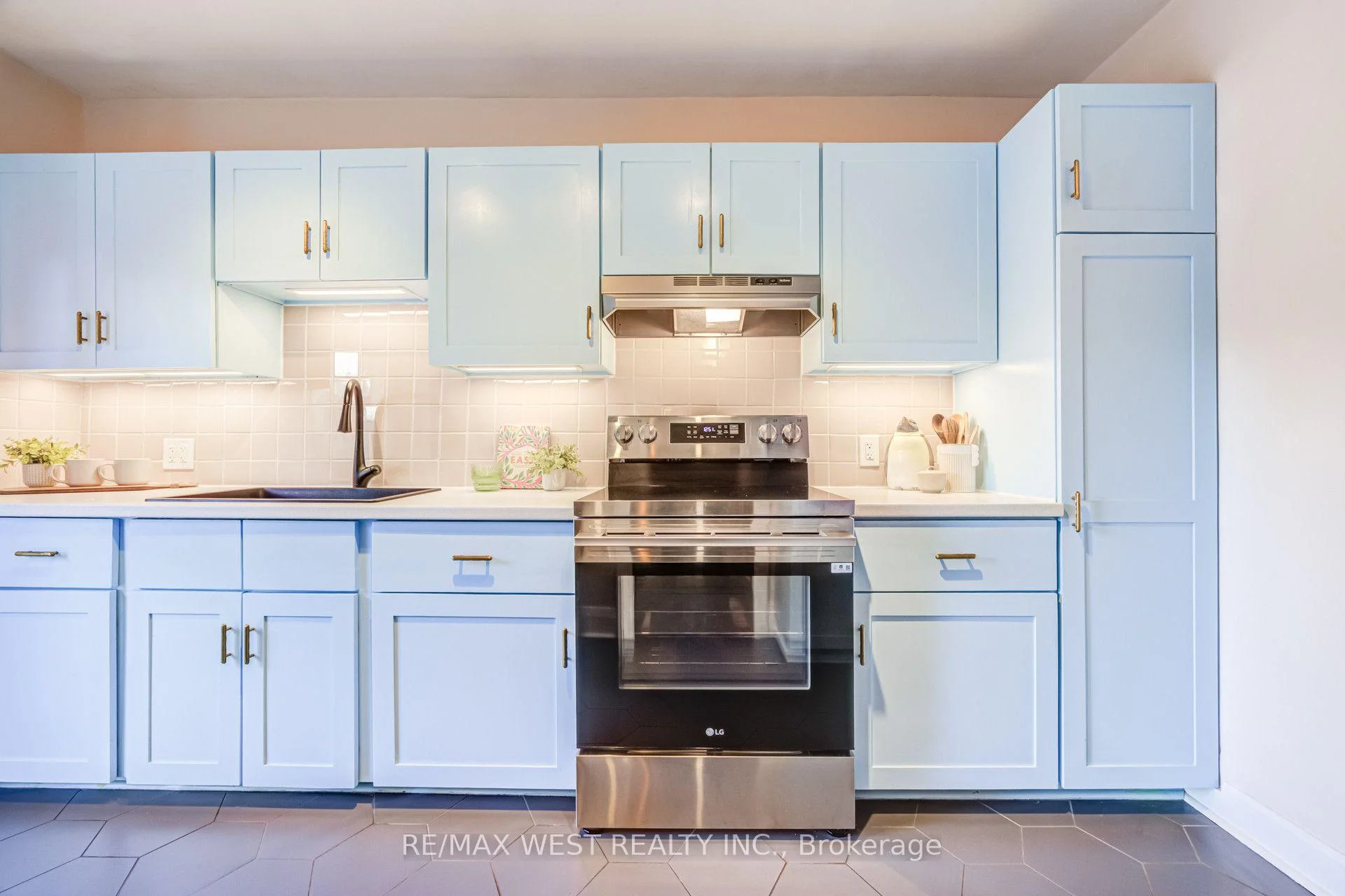 Photo 25 of 258 O'connor Drive, Toronto, East York — HOMEH