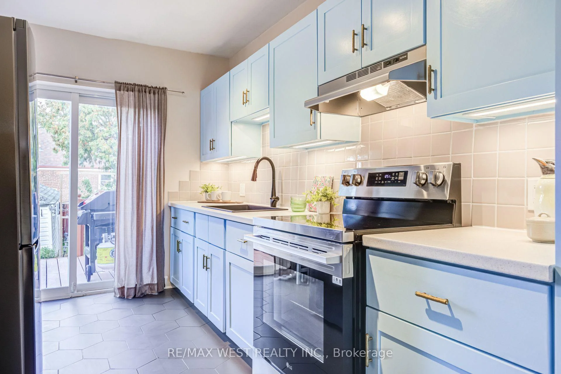Photo 27 of 258 O'connor Drive, Toronto, East York — HOMEH
