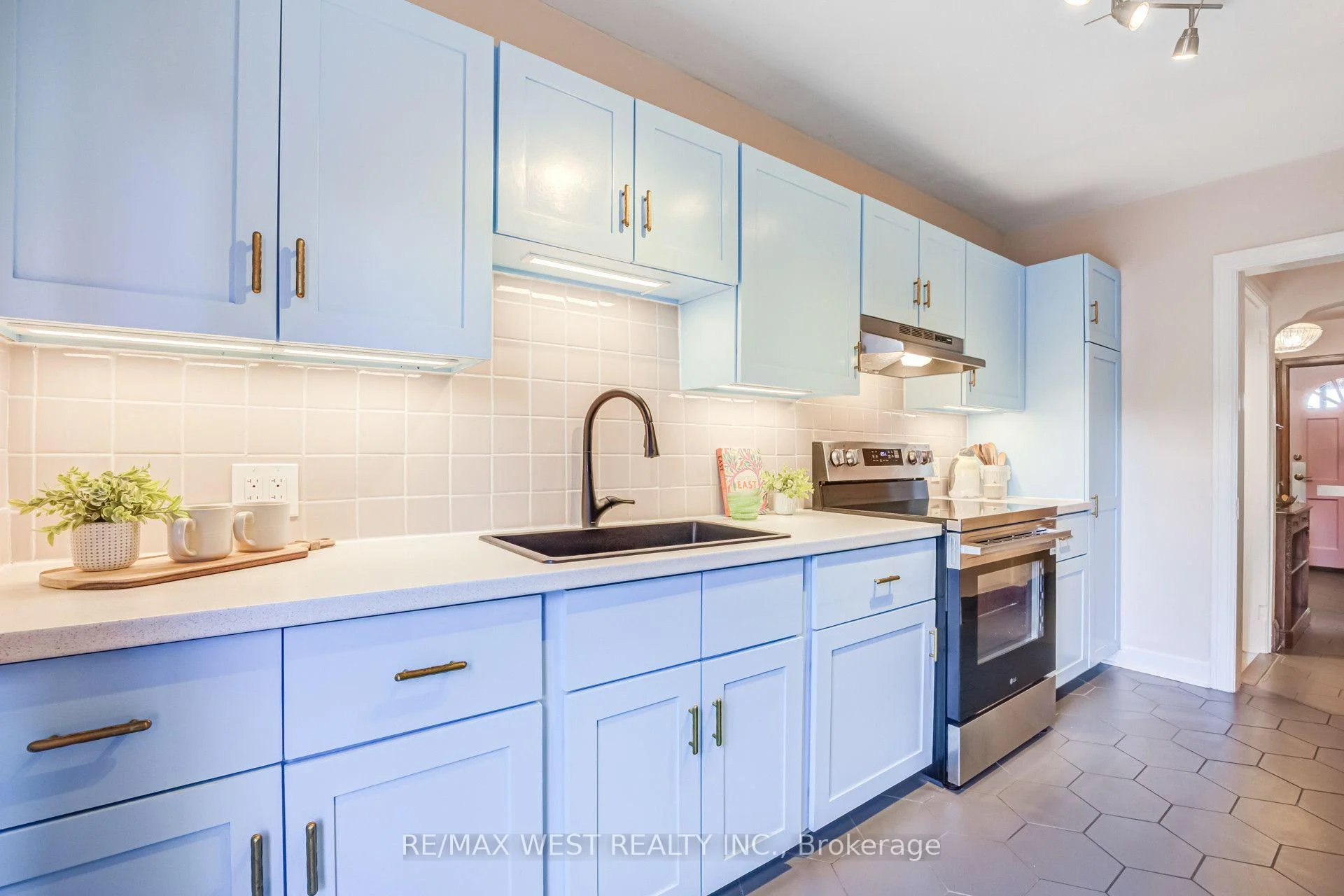 Photo 29 of 258 O'connor Drive, Toronto, East York — HOMEH