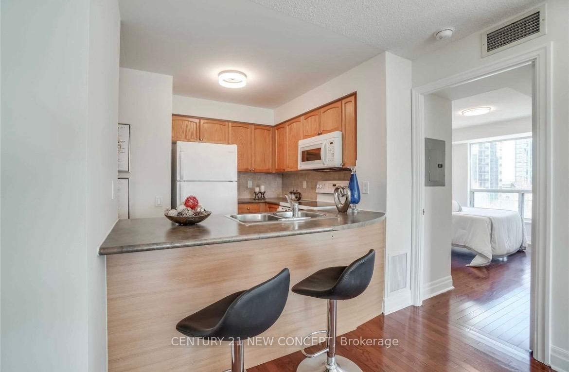Photo of Unit 506, 21 Hillcrest Avenue