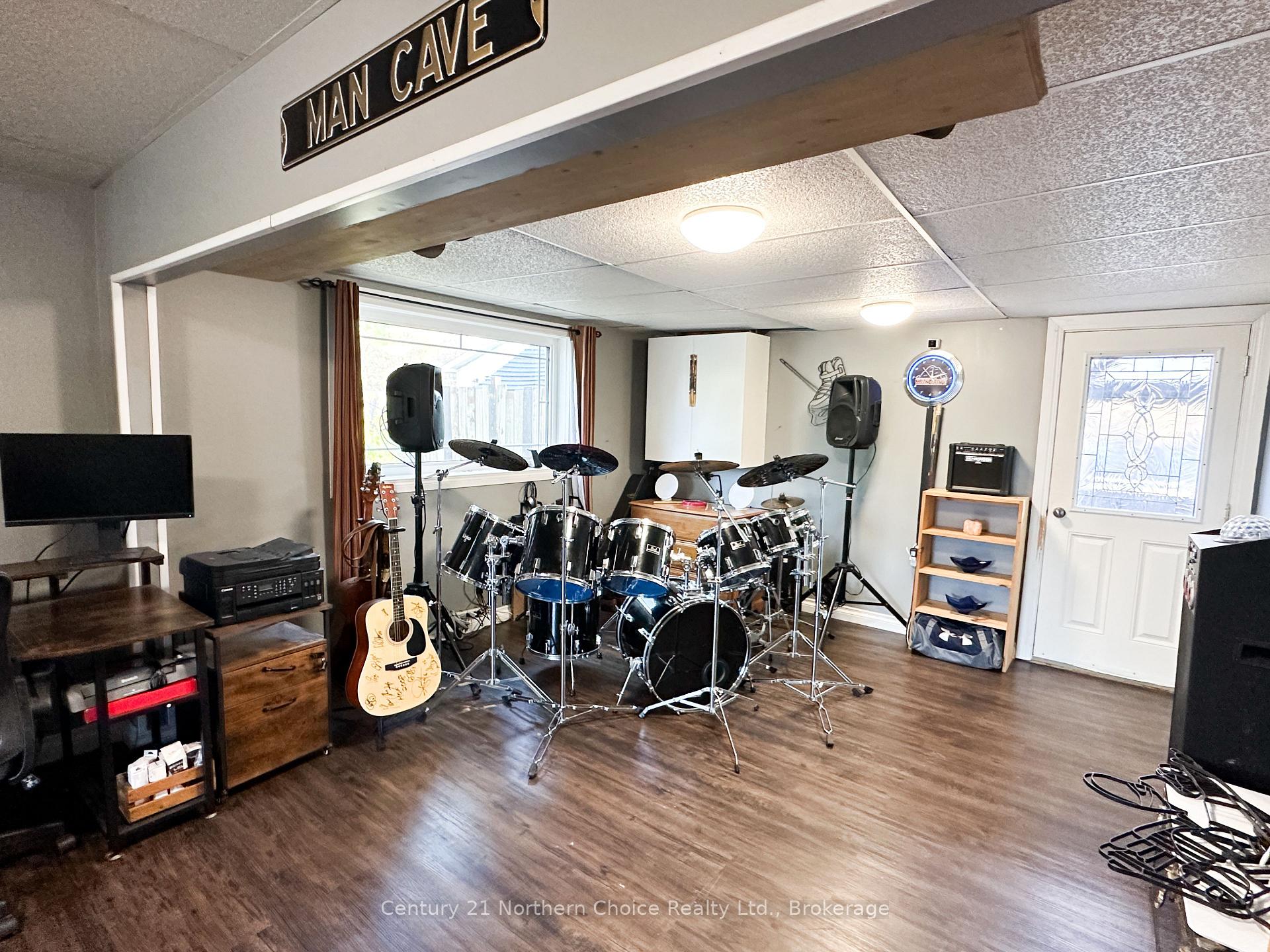 Photo 61 of 100 Detta Road, Red Lake — HOMEH