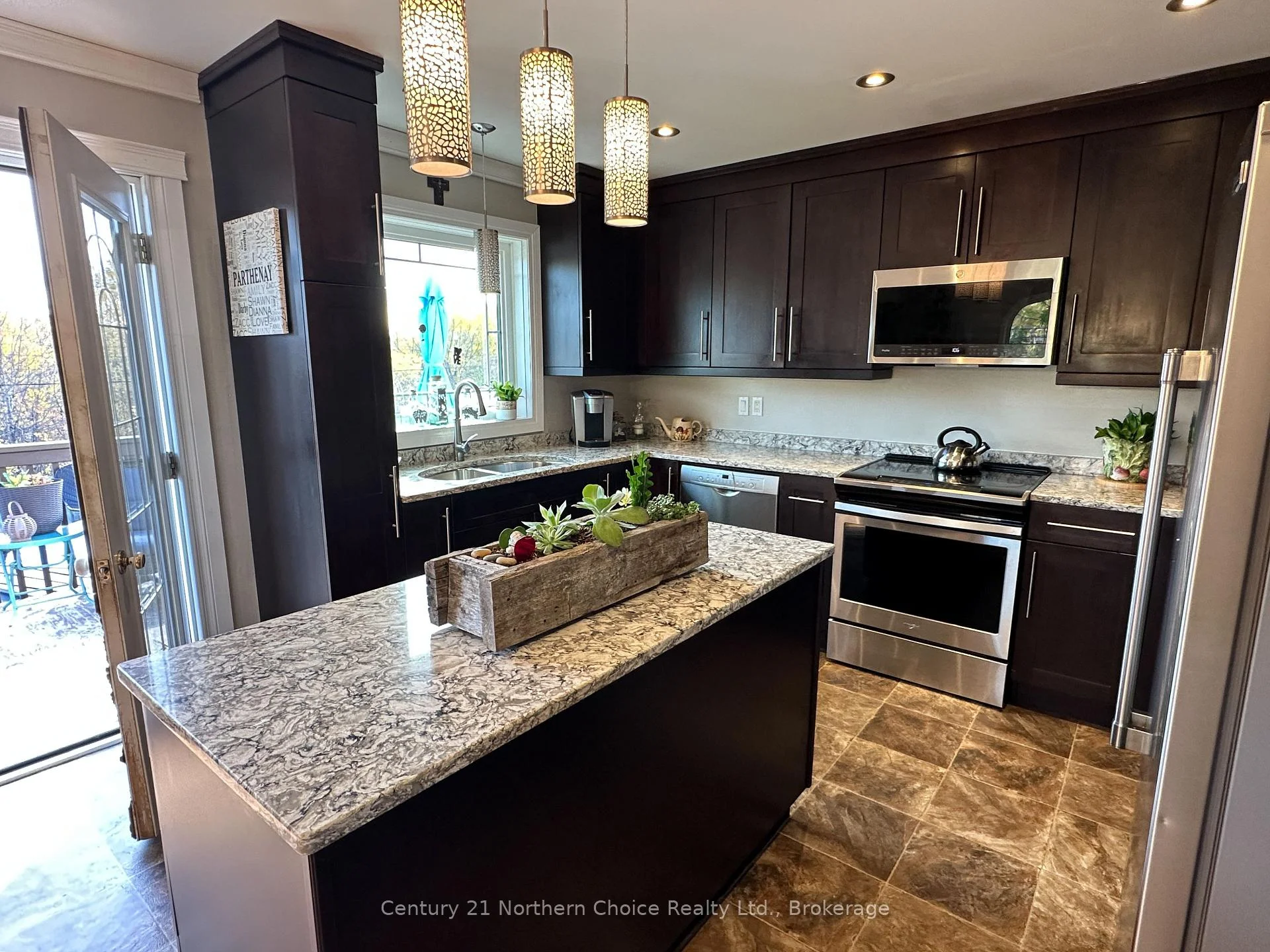 Photo 16 of 100 Detta Road, Red Lake — HOMEH