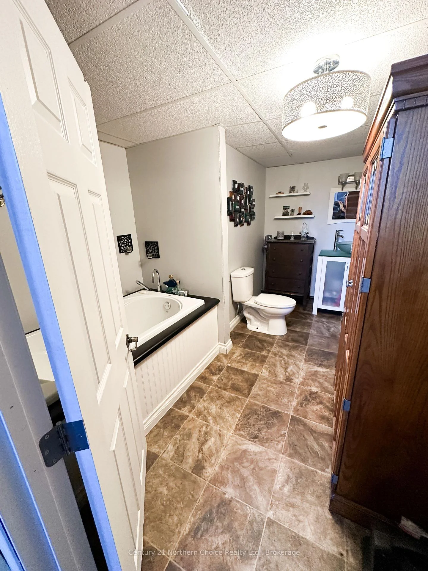 Photo 21 of 100 Detta Road, Red Lake — HOMEH