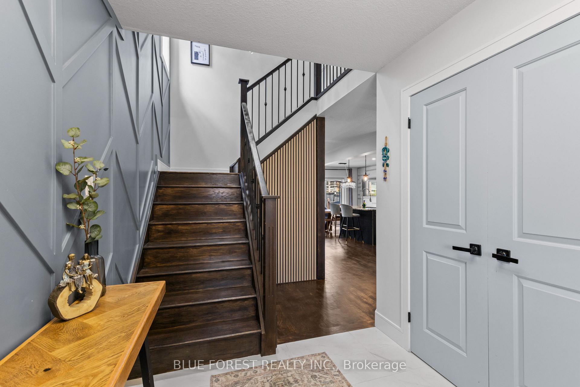 Photo 4 of 3293 Casson Way, London, South W — HOMEH