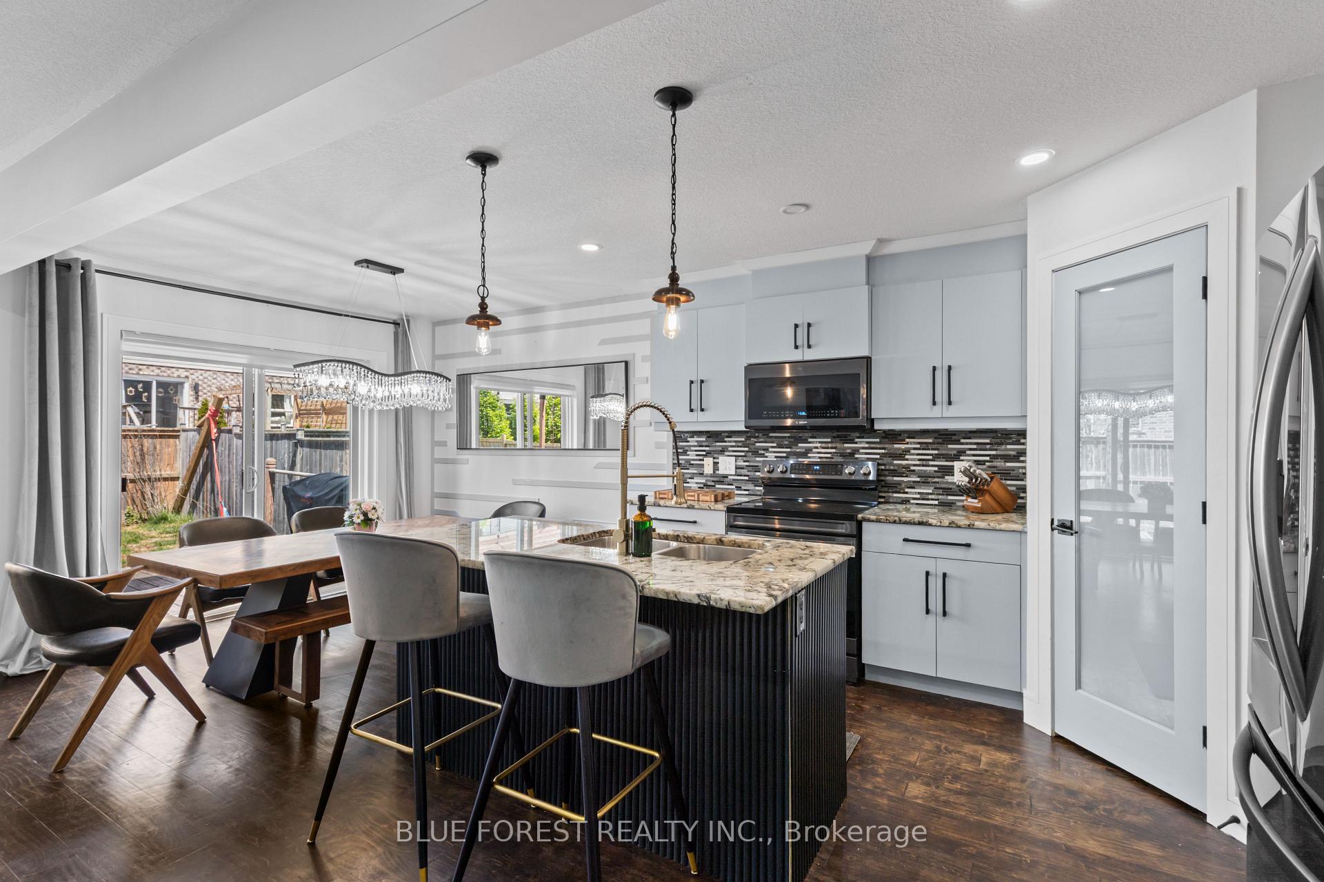 Photo 9 of 3293 Casson Way, London, South W — HOMEH