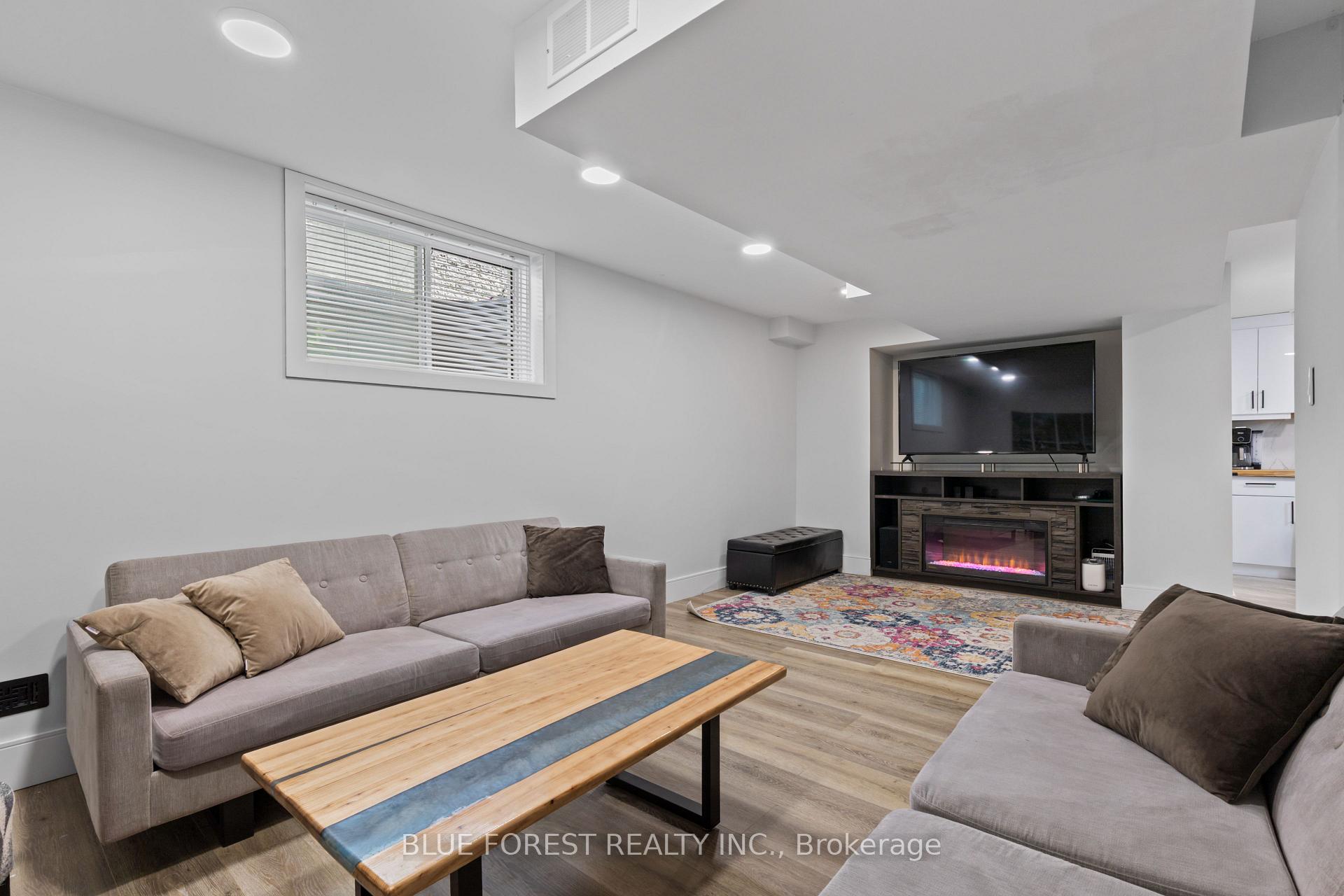 Photo 36 of 3293 Casson Way, London, South W — HOMEH