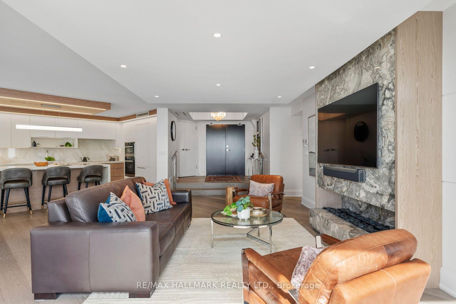 Photo of Unit 1401, 240 Heath Street W