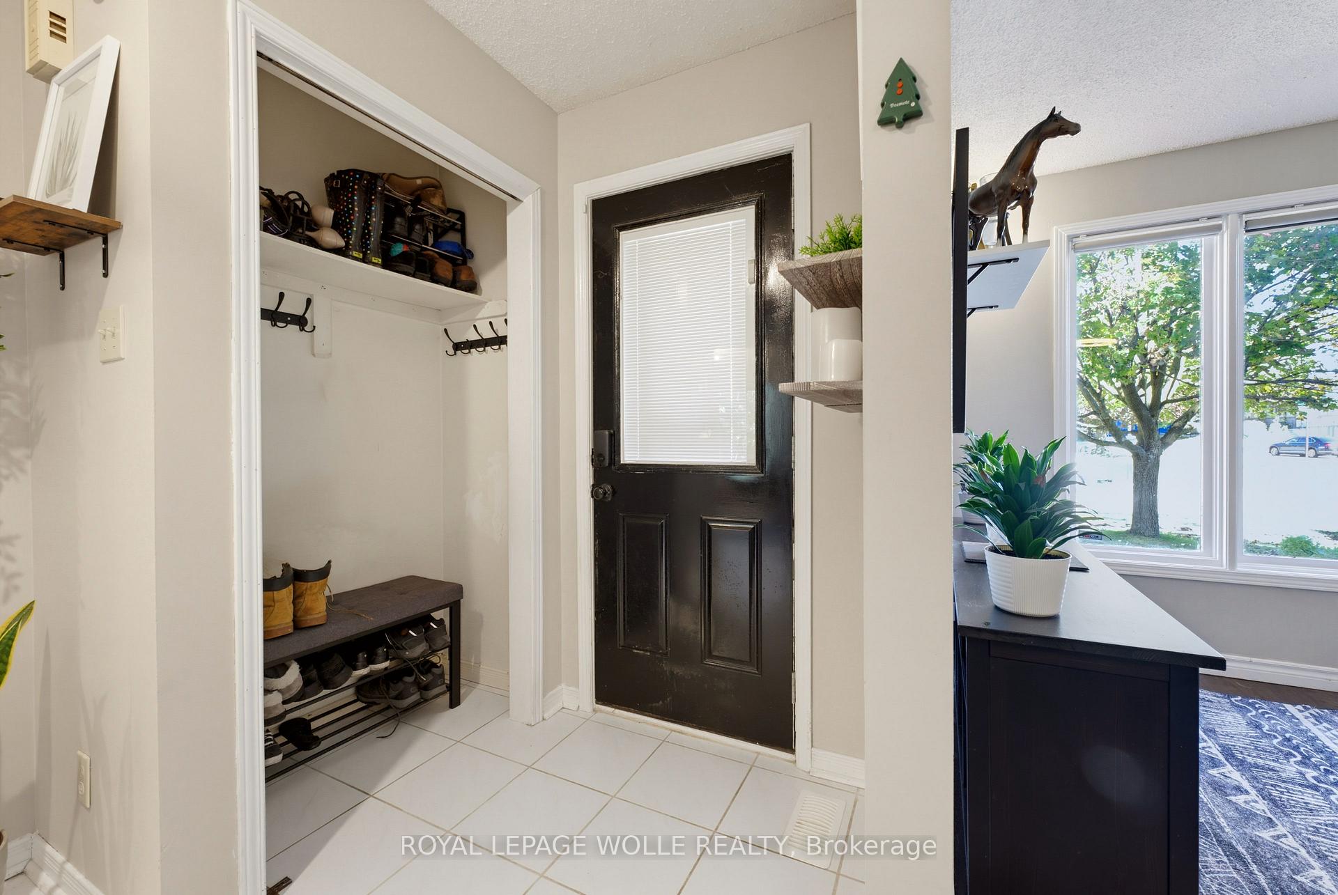 Photo 4 of 74 Stirling Macgregor Drive, Cambridge, St Andrews/Southwood — HOMEH